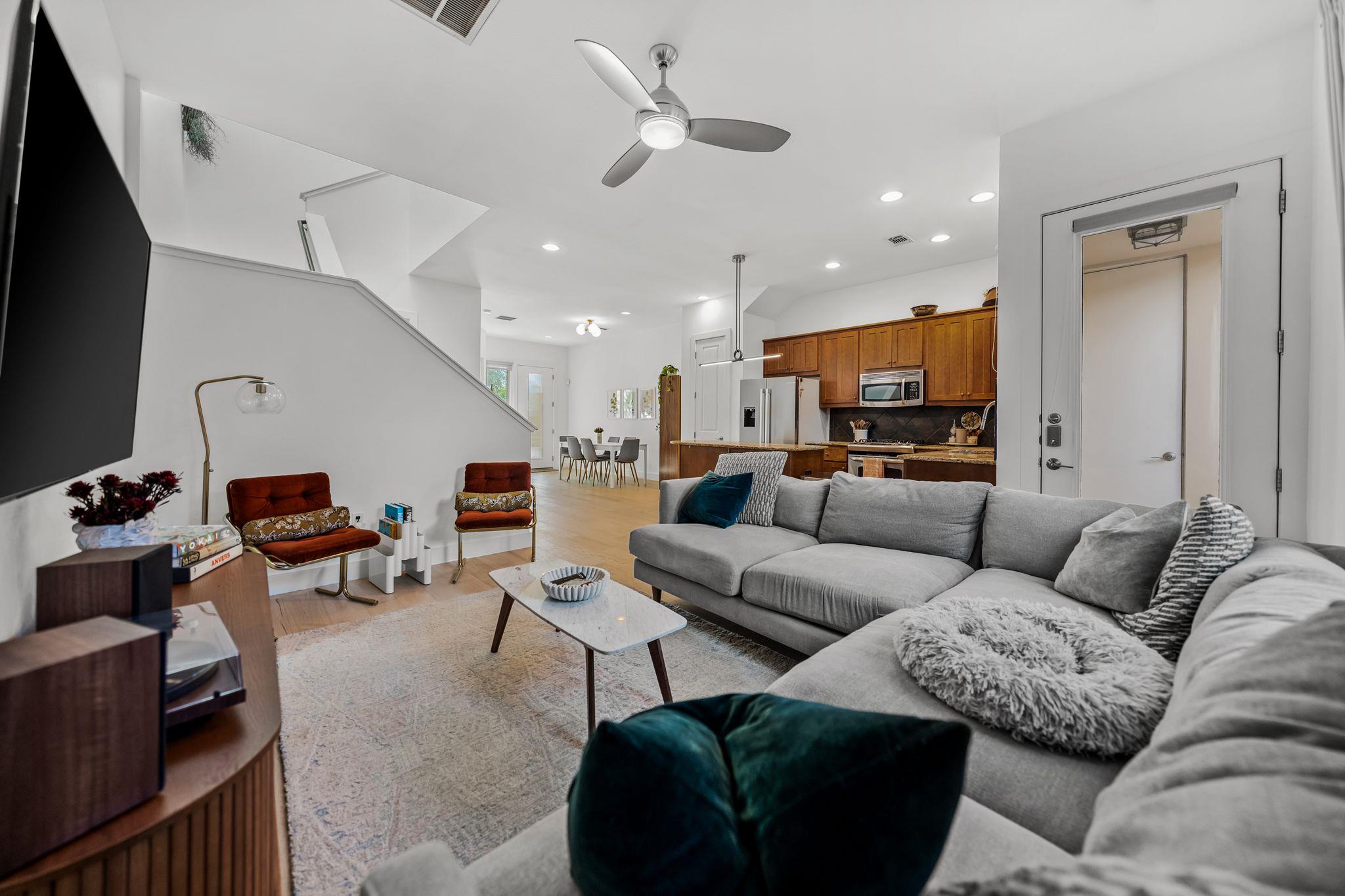 4004 Berkman DR