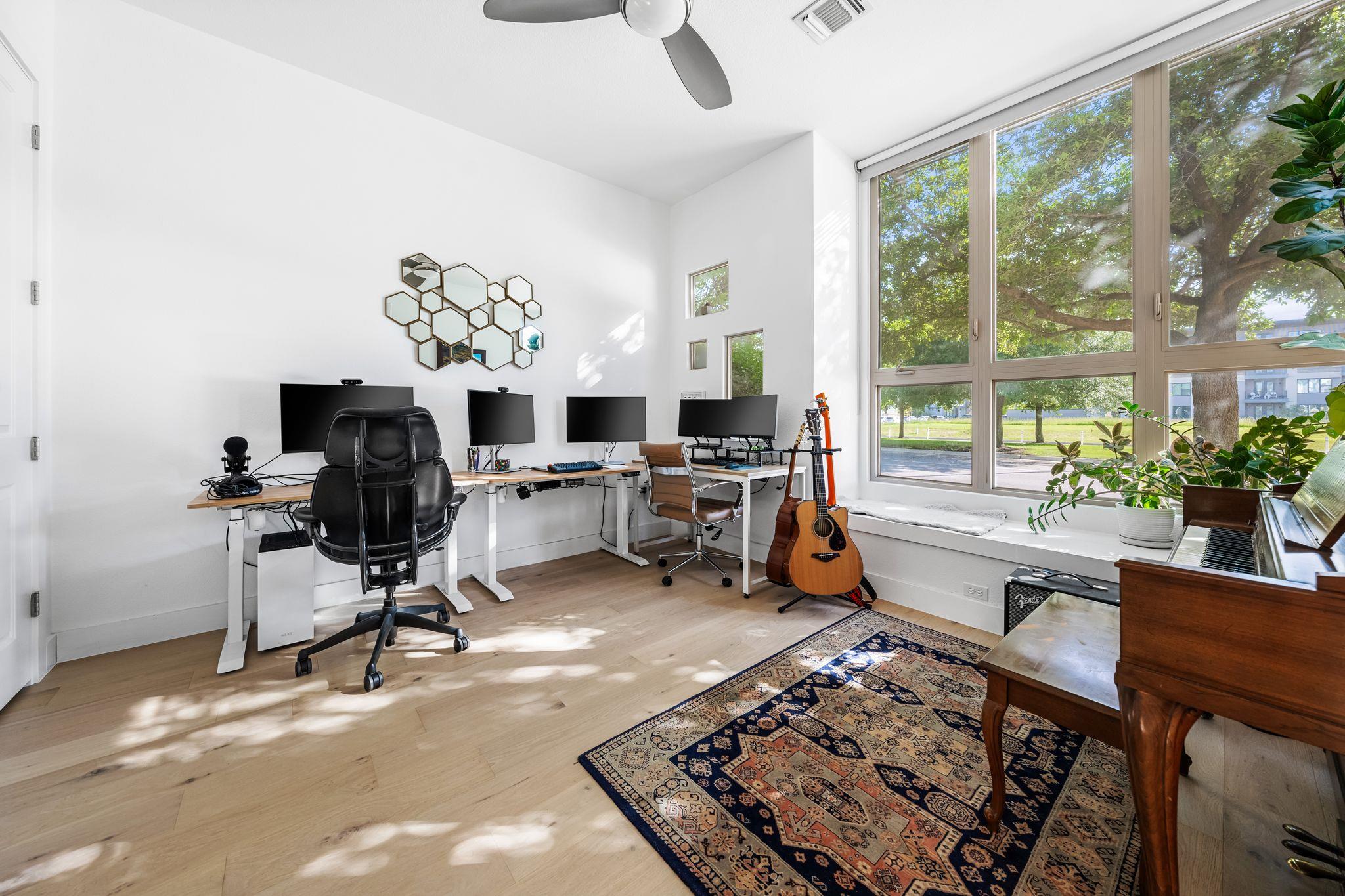 4004 Berkman DR