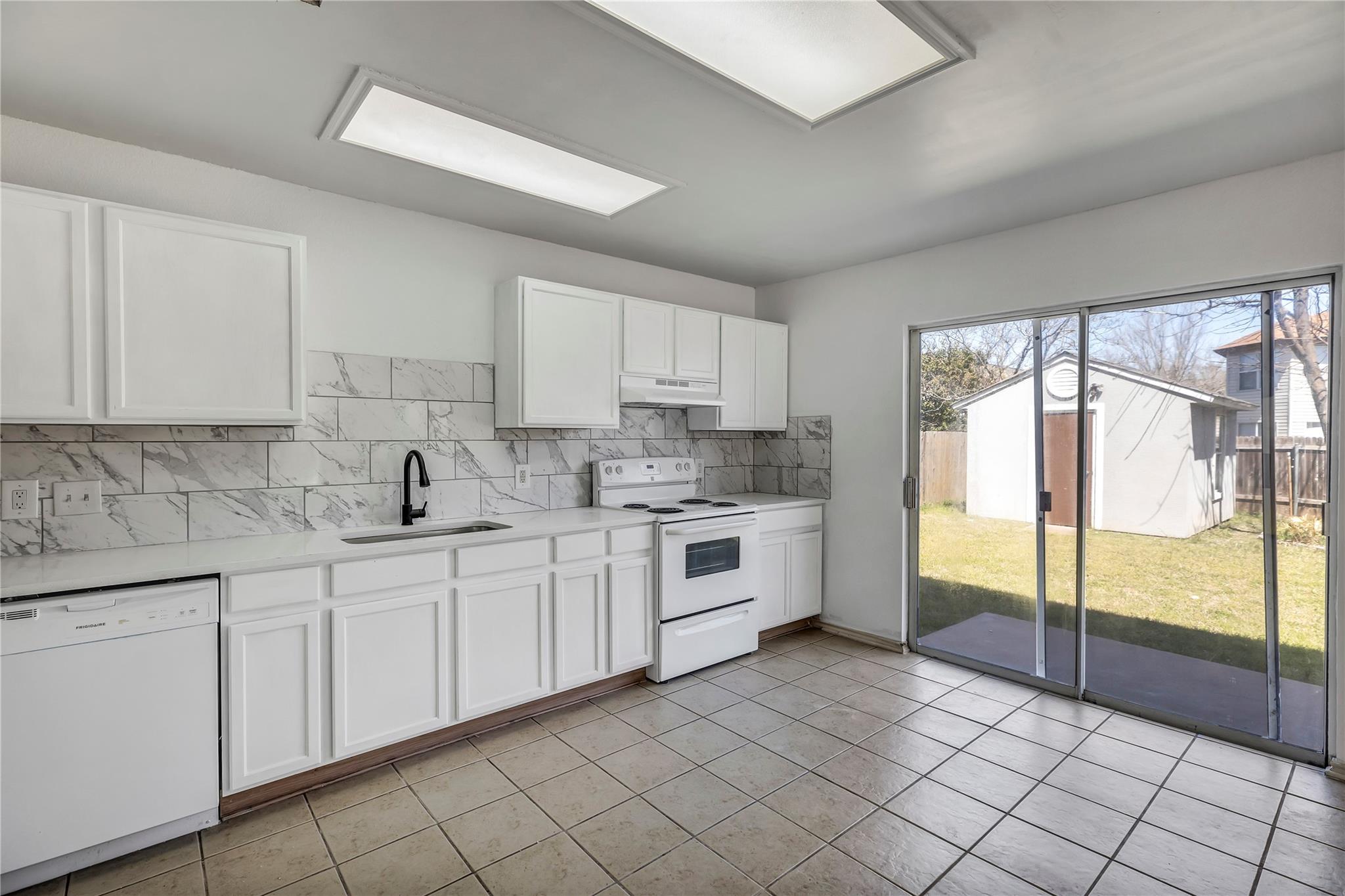 2400 Byfield DR