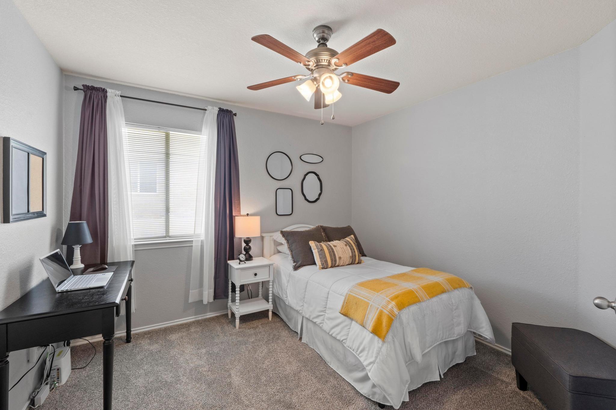 1111 Whitley DR