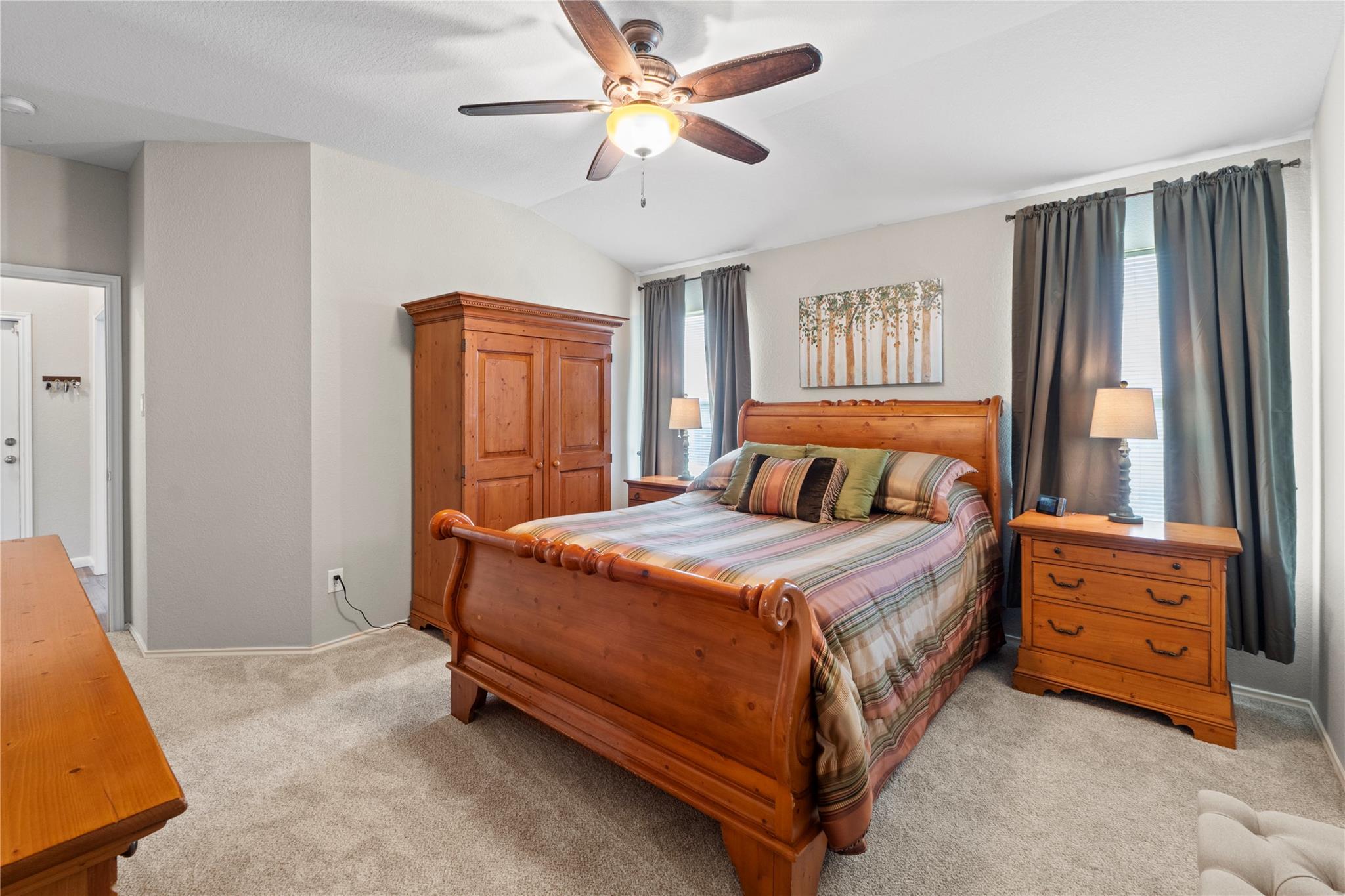 1111 Whitley DR