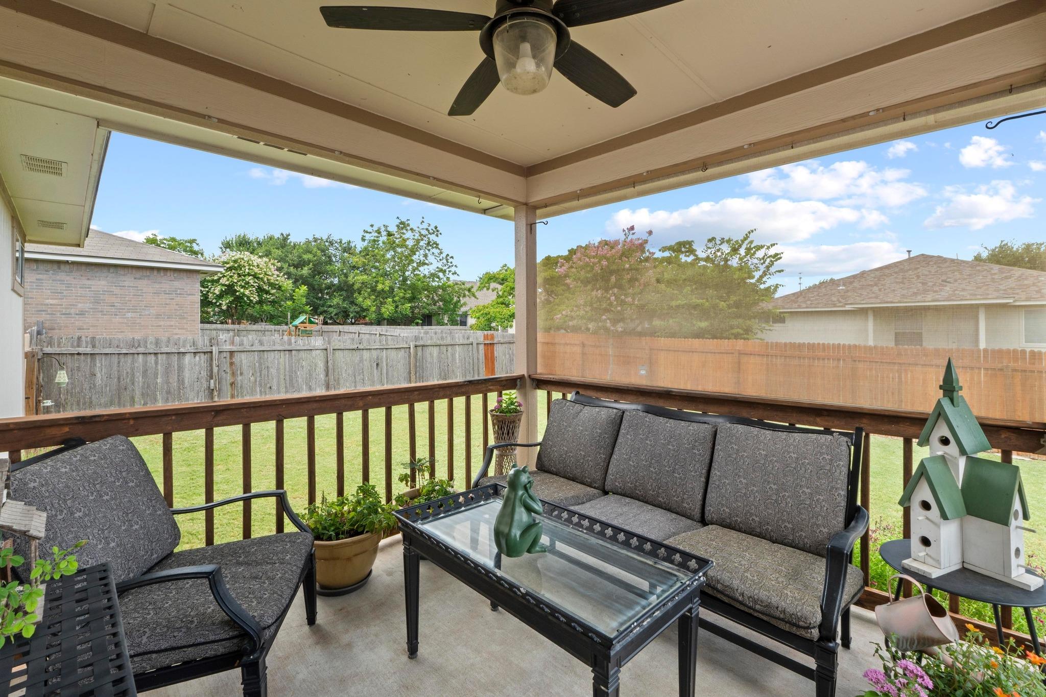 1111 Whitley DR