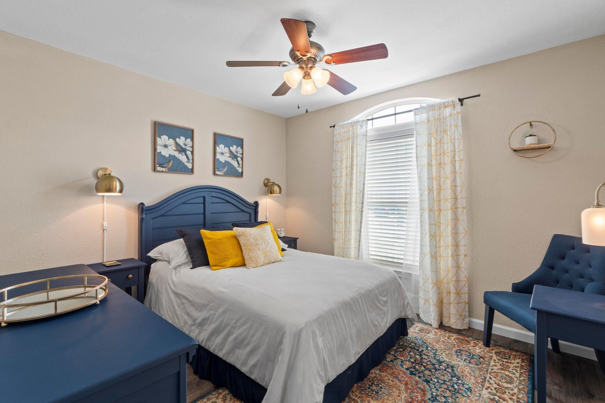 1111 Whitley DR