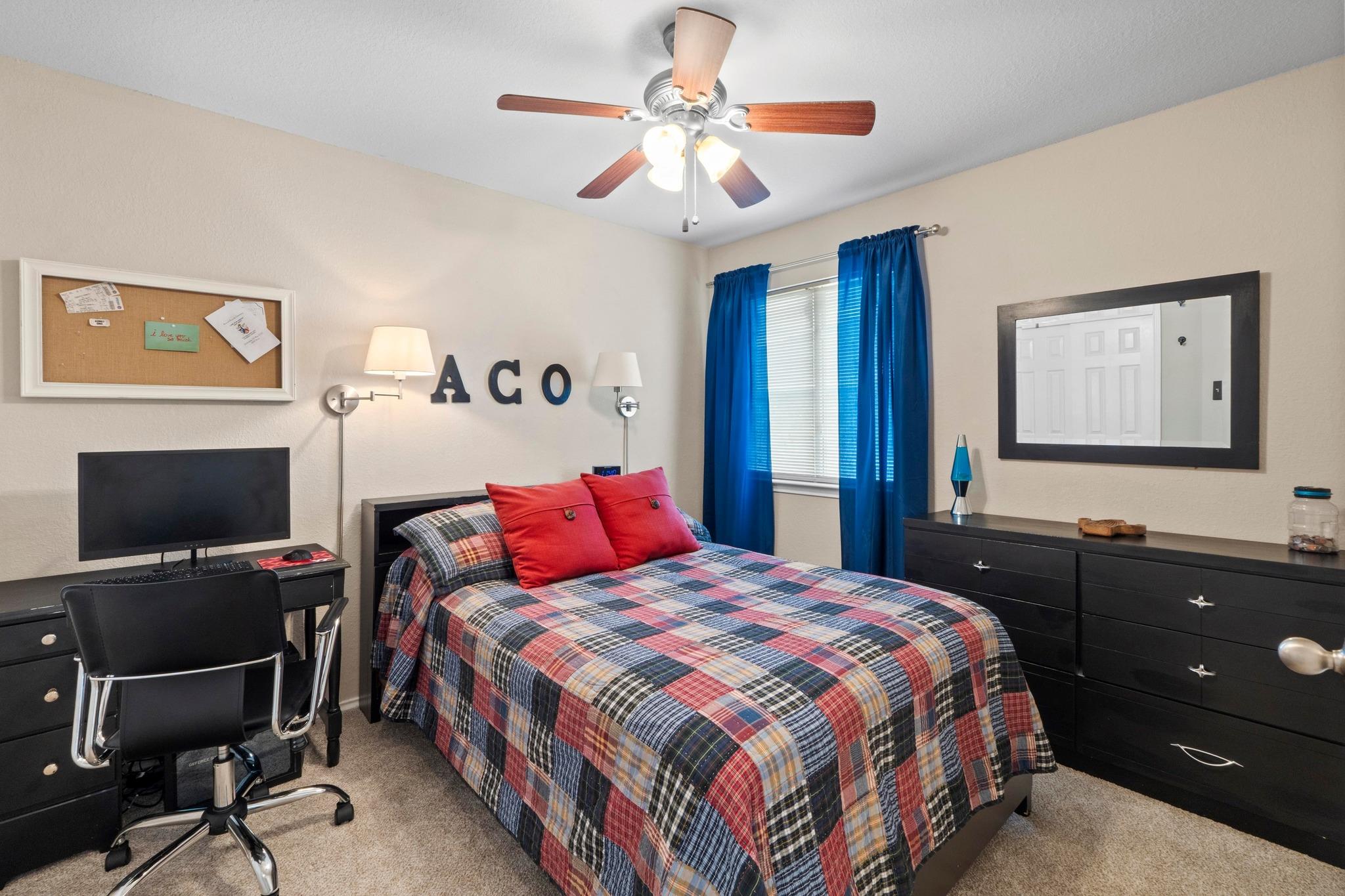 1111 Whitley DR