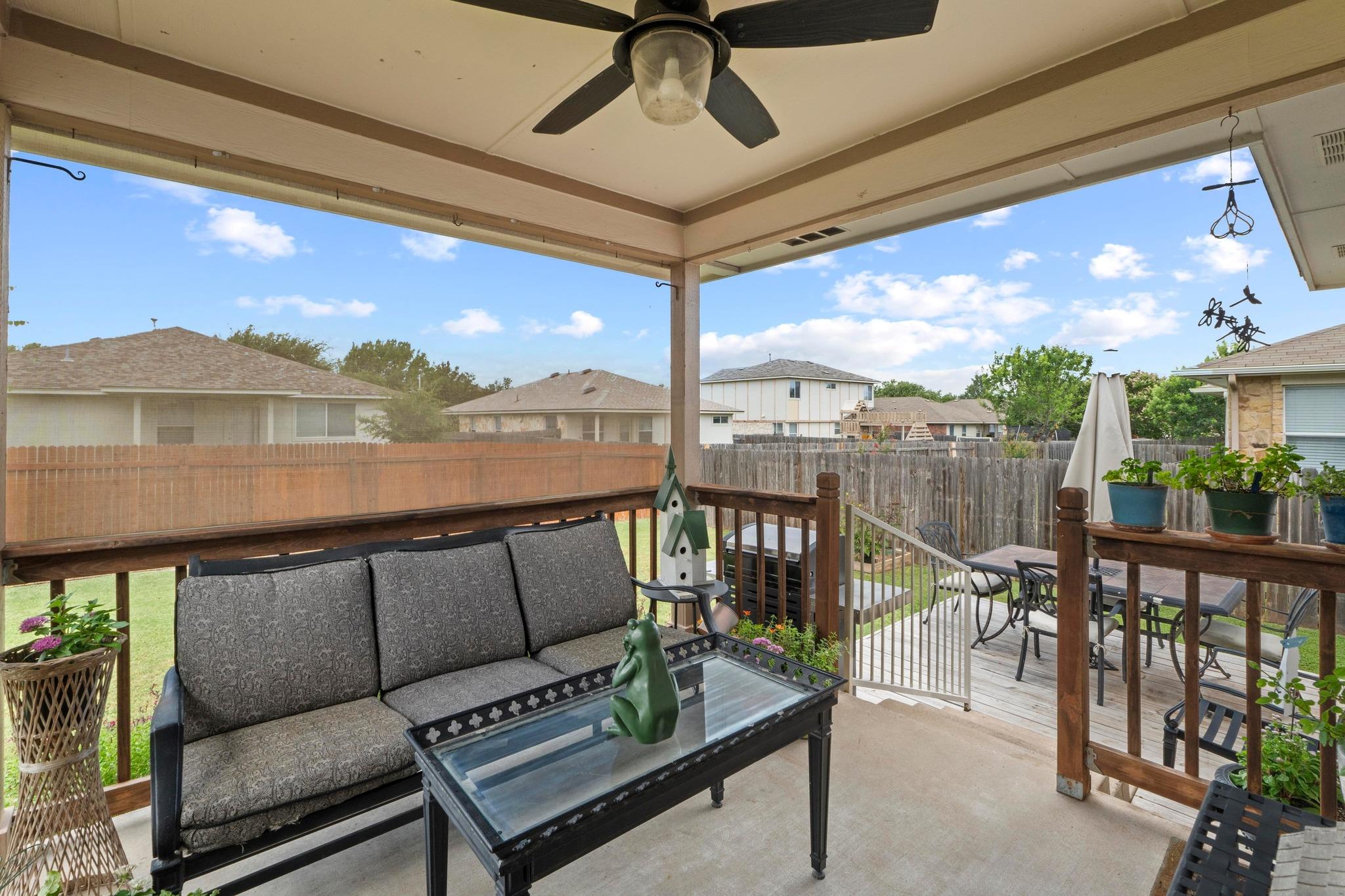 1111 Whitley DR
