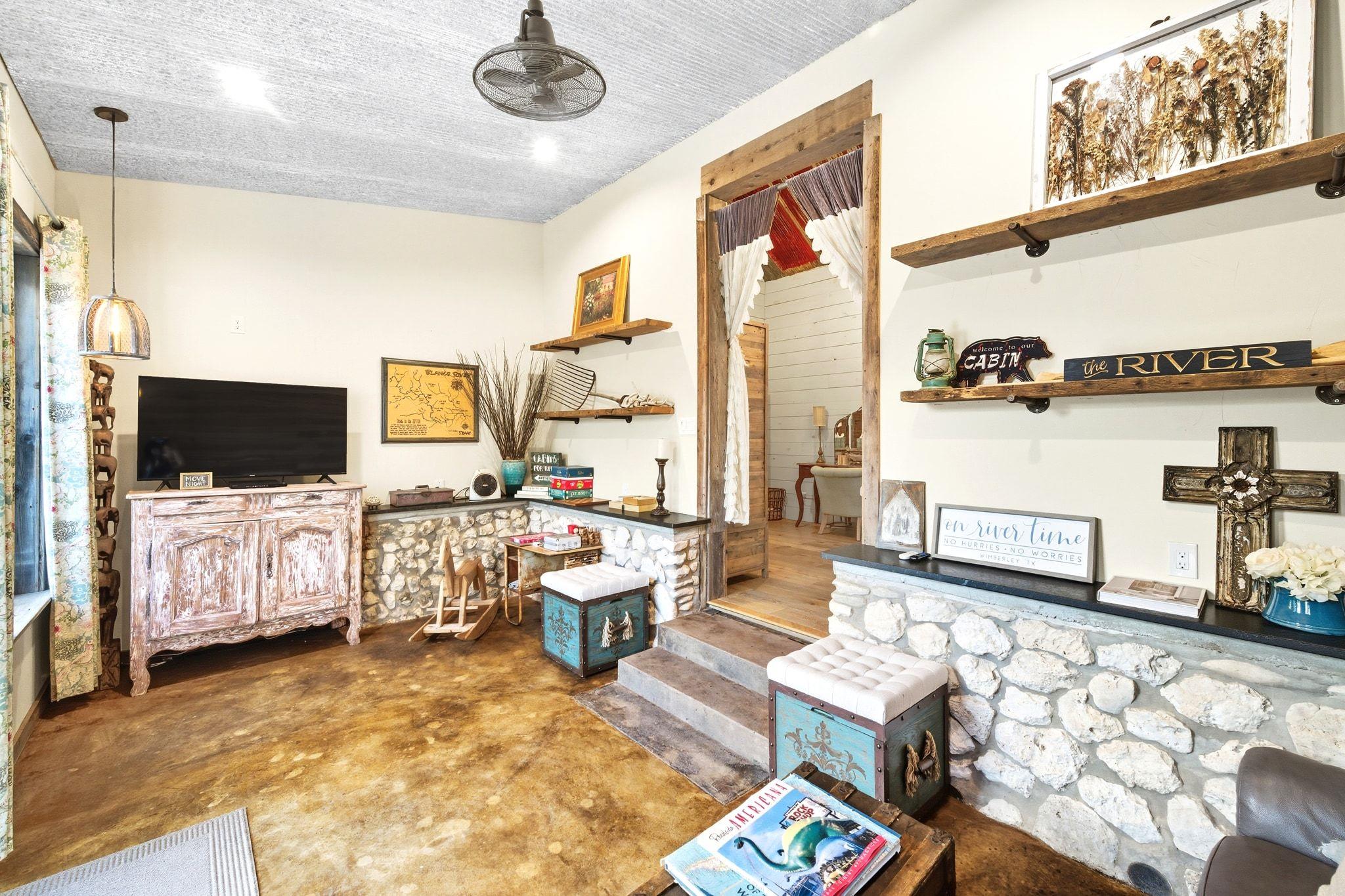 1910 Sandy Point RD, Wimberley