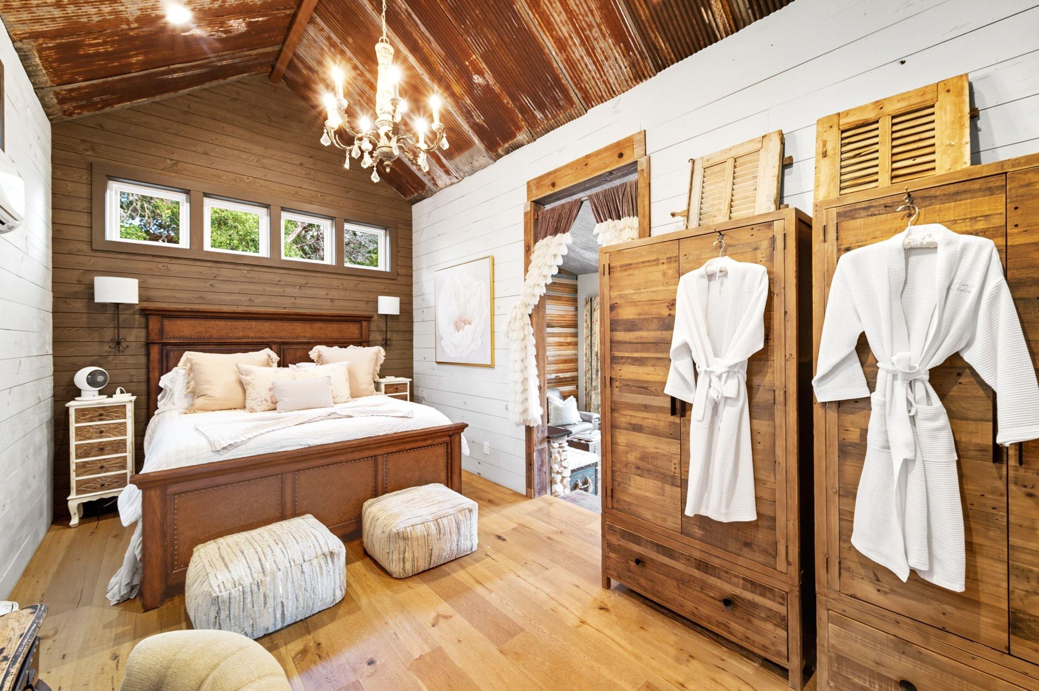 1910 Sandy Point RD, Wimberley