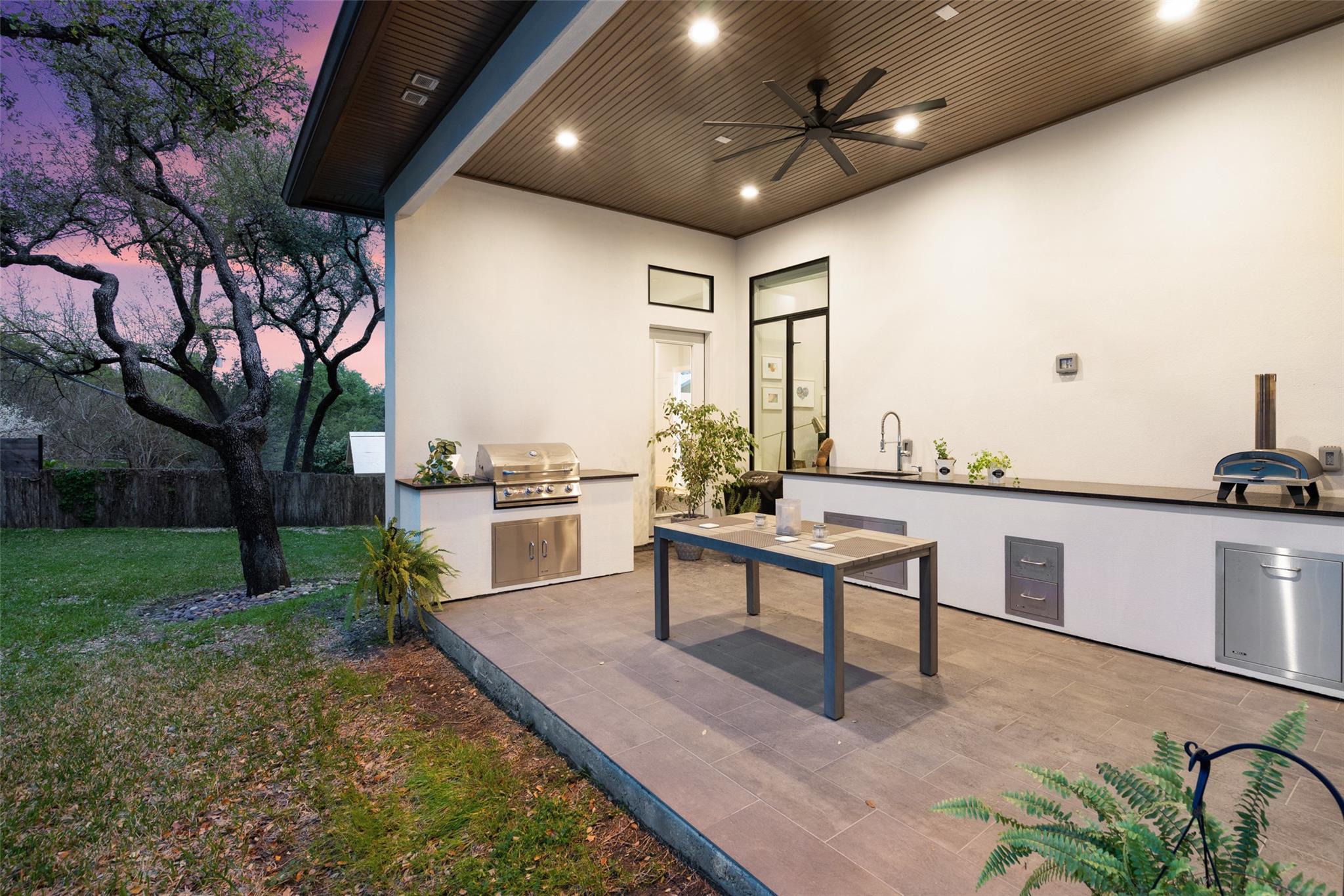 4907 Timberline DR