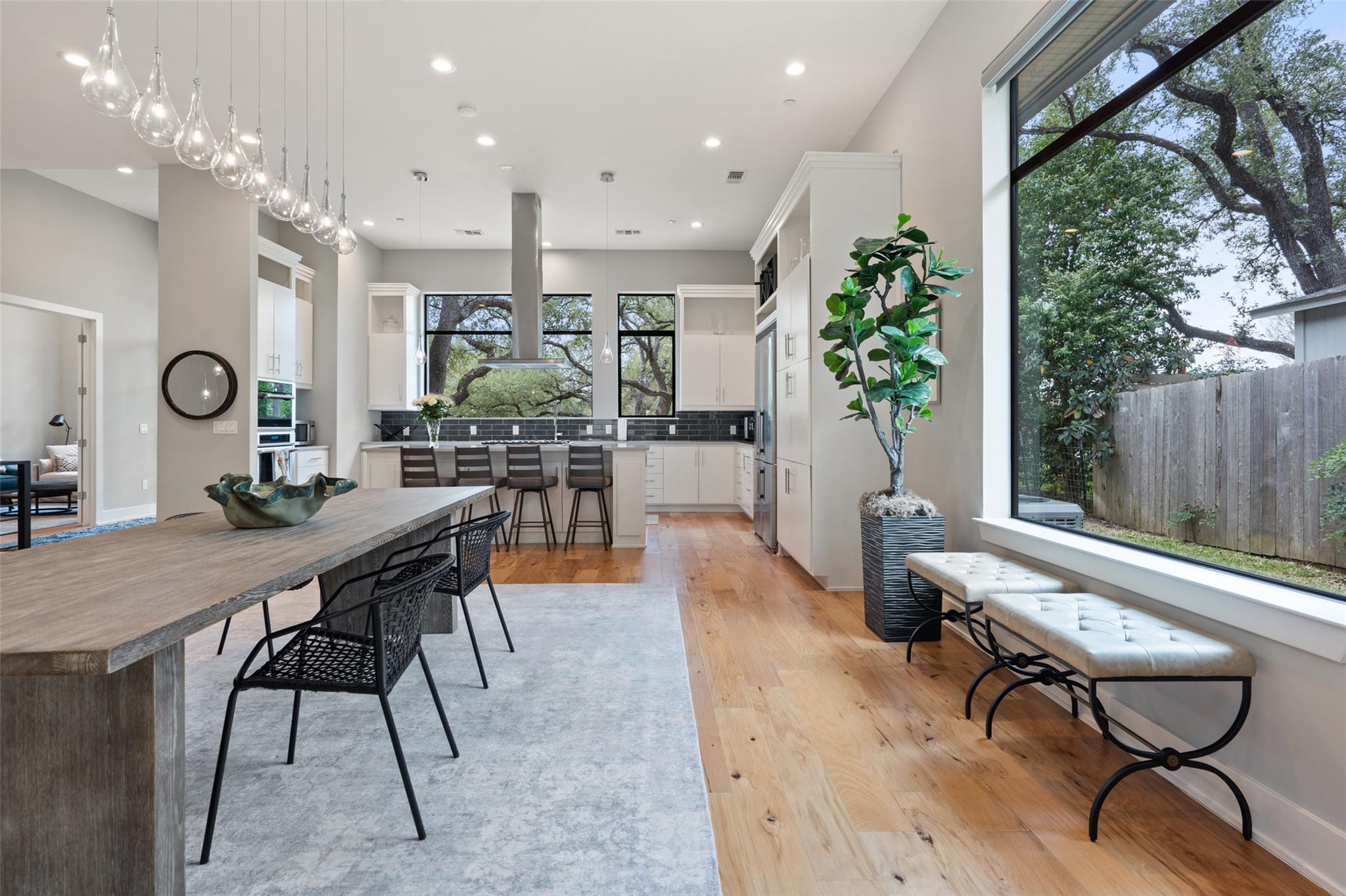 4907 Timberline DR