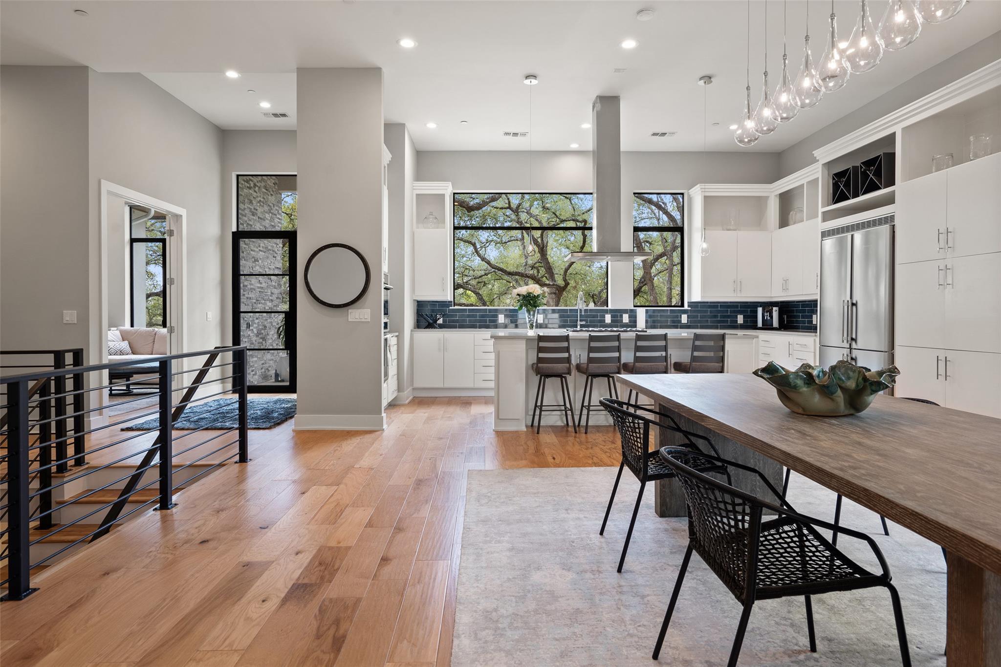 4907 Timberline DR