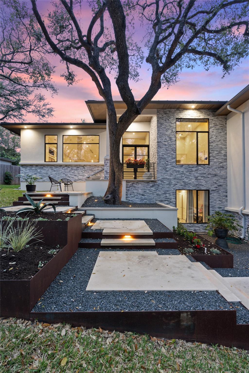 4907 Timberline DR