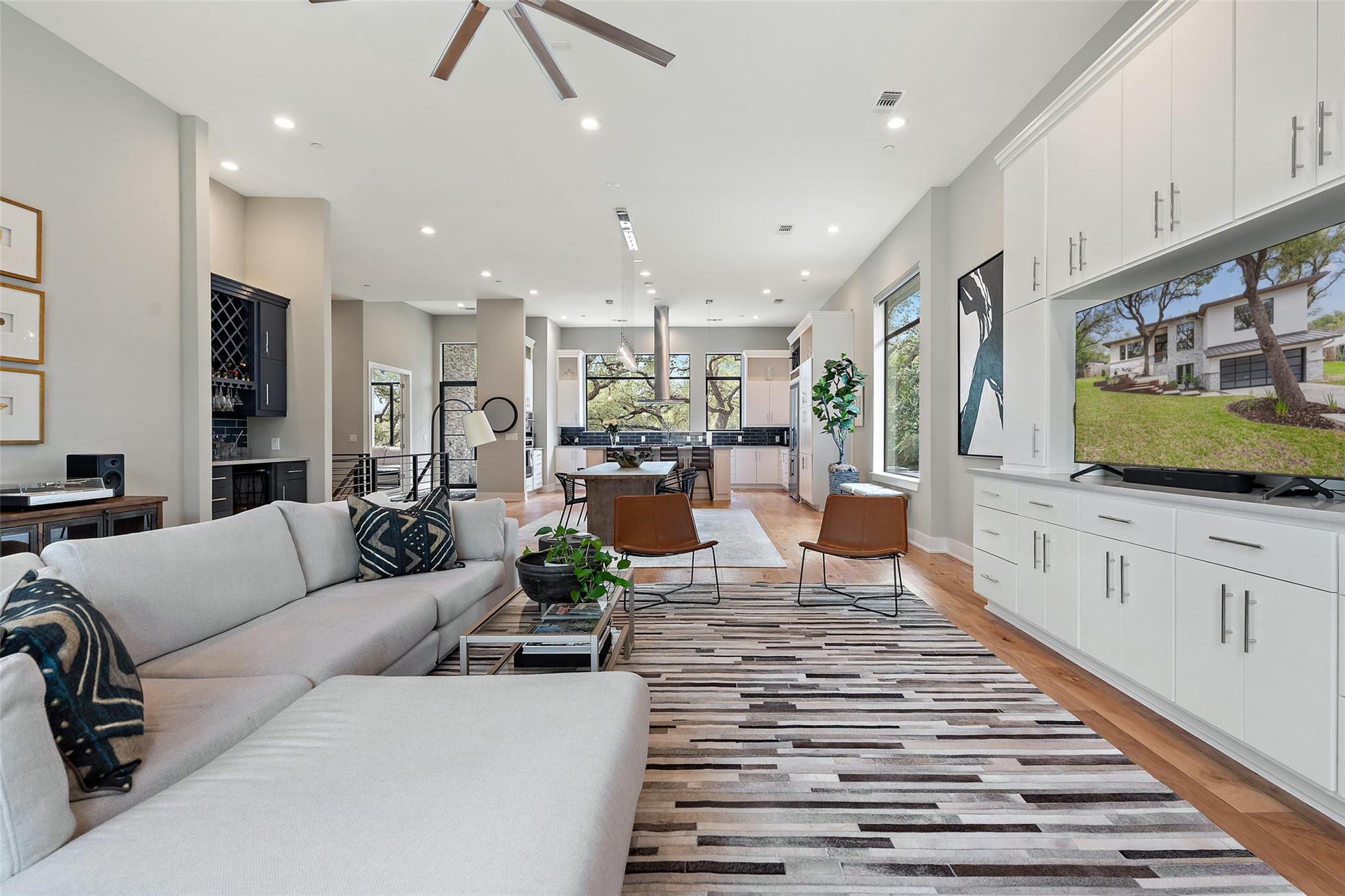 4907 Timberline DR