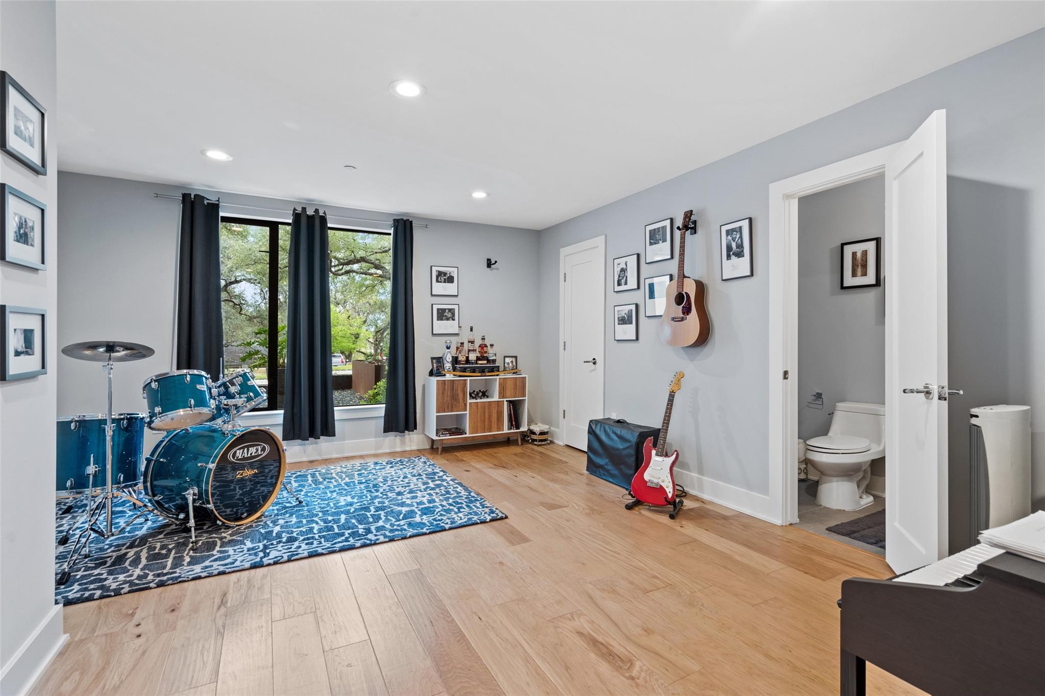 4907 Timberline DR