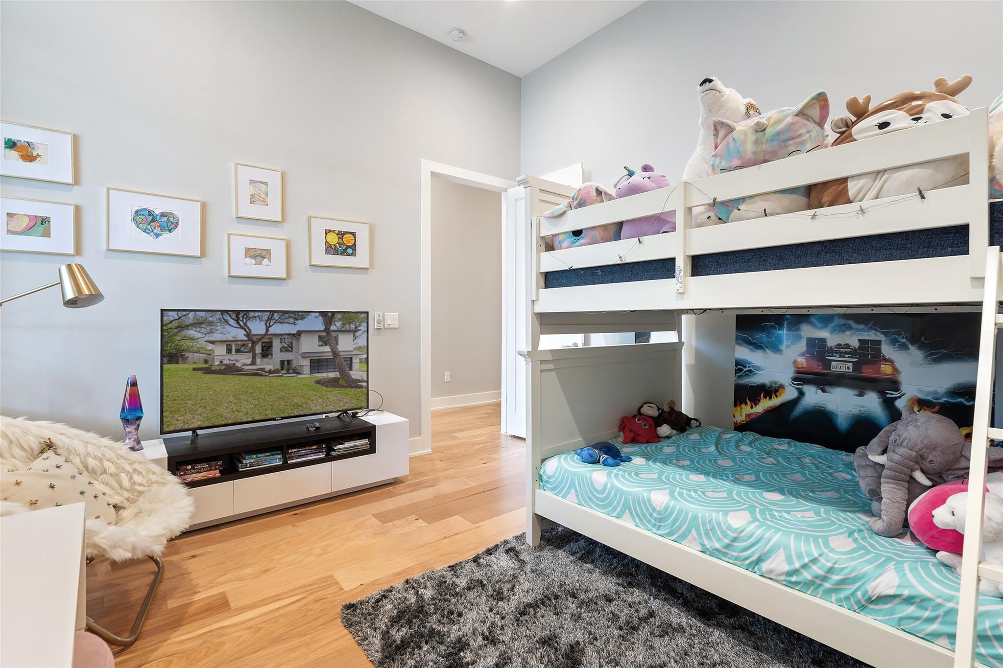4907 Timberline DR
