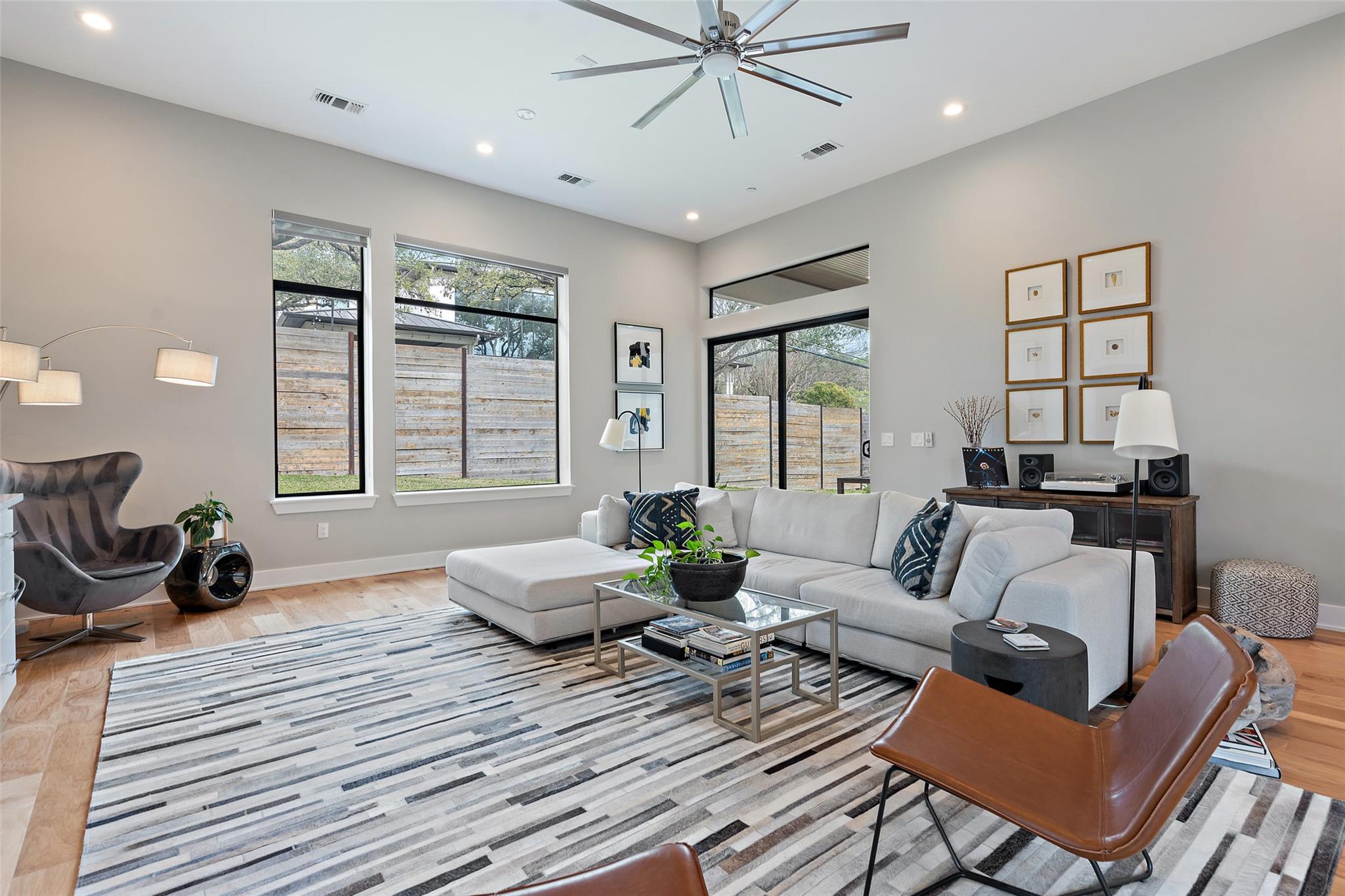 4907 Timberline DR