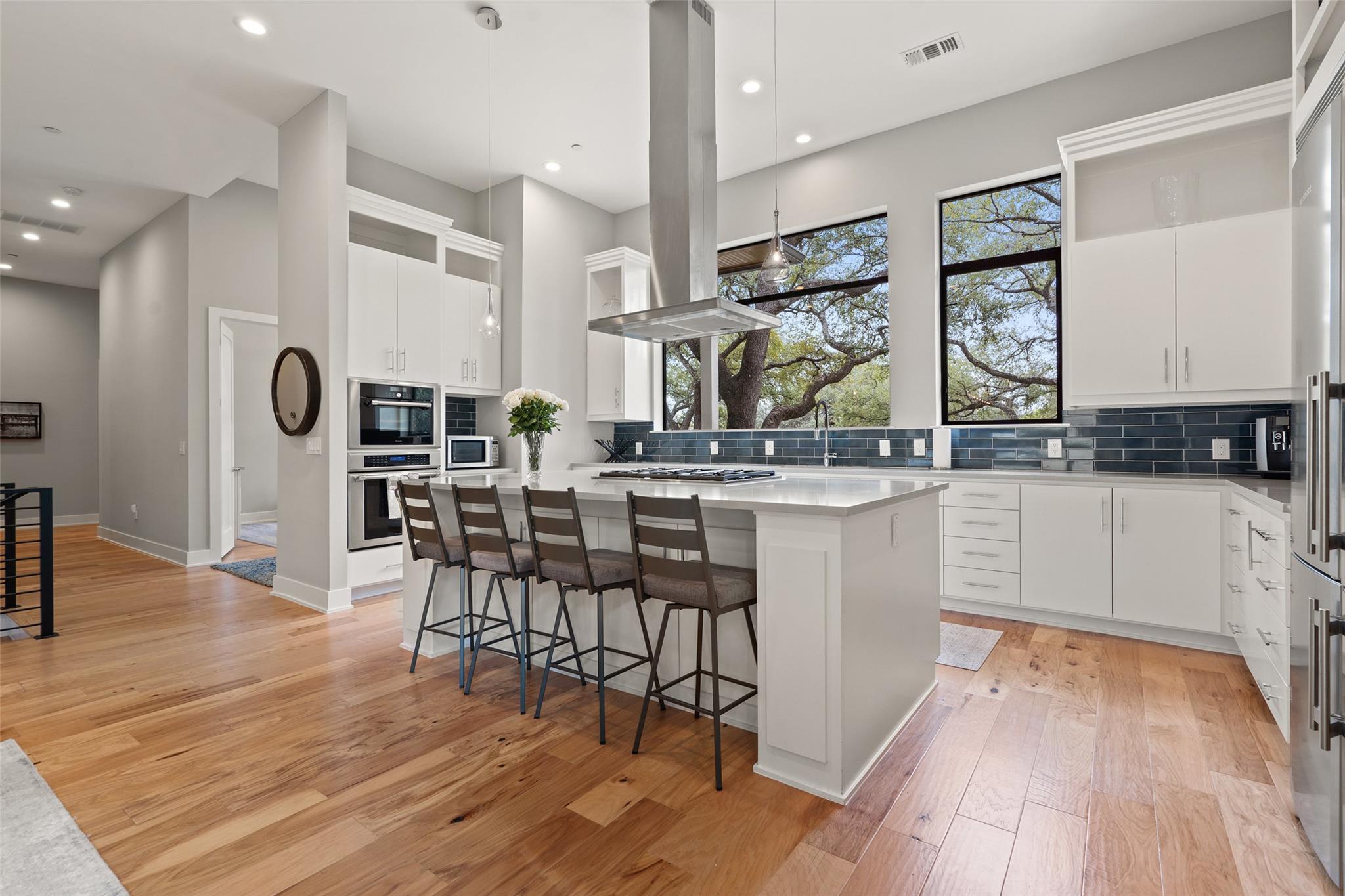 4907 Timberline DR
