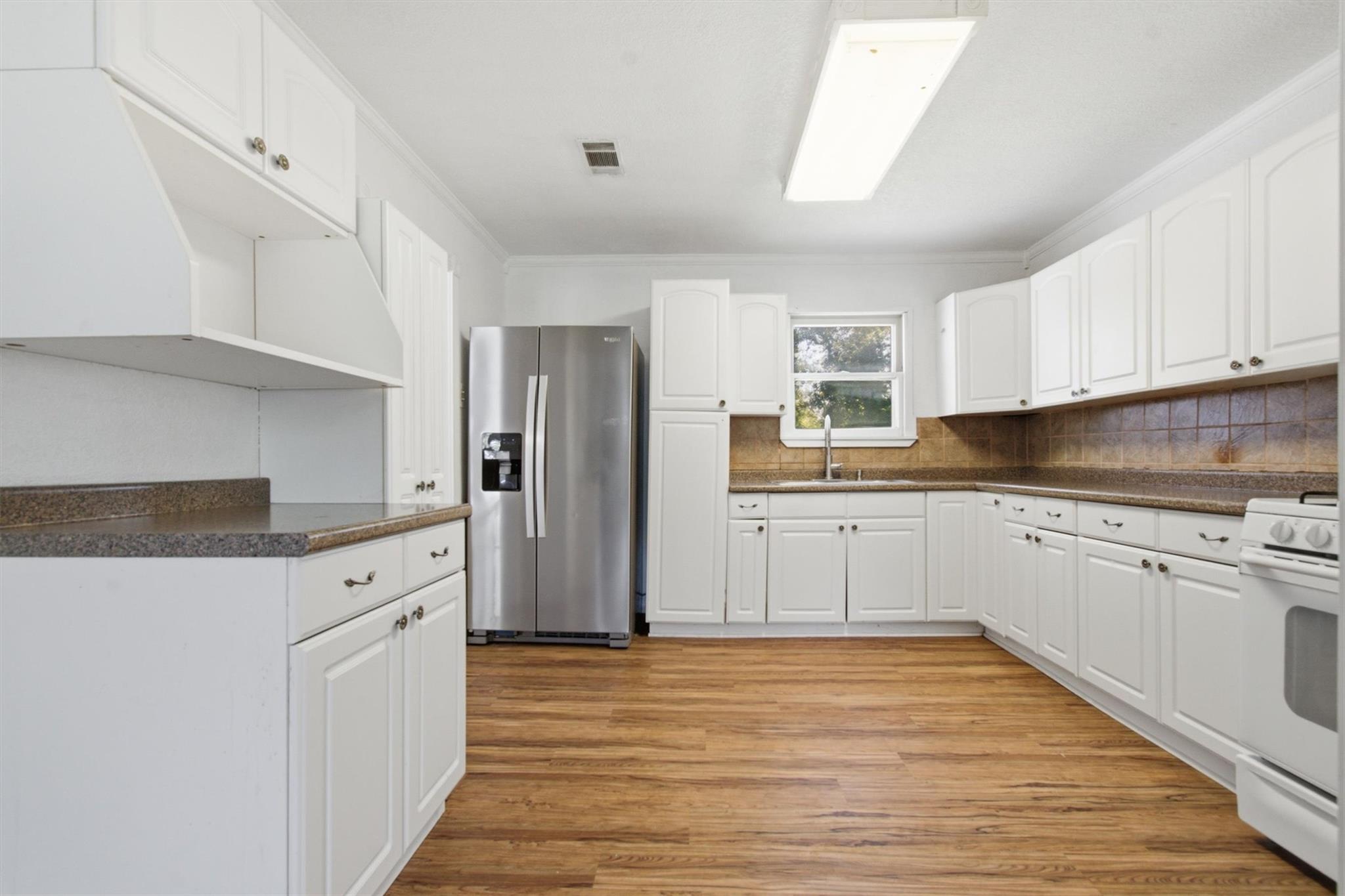 901 Barbara DR
