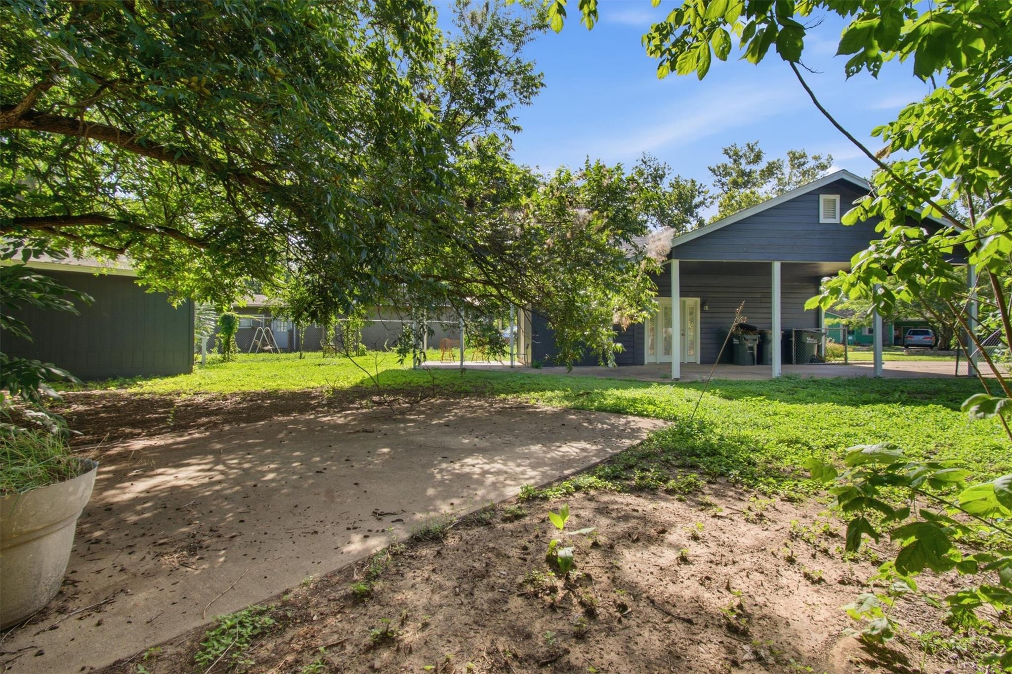 901 Barbara DR