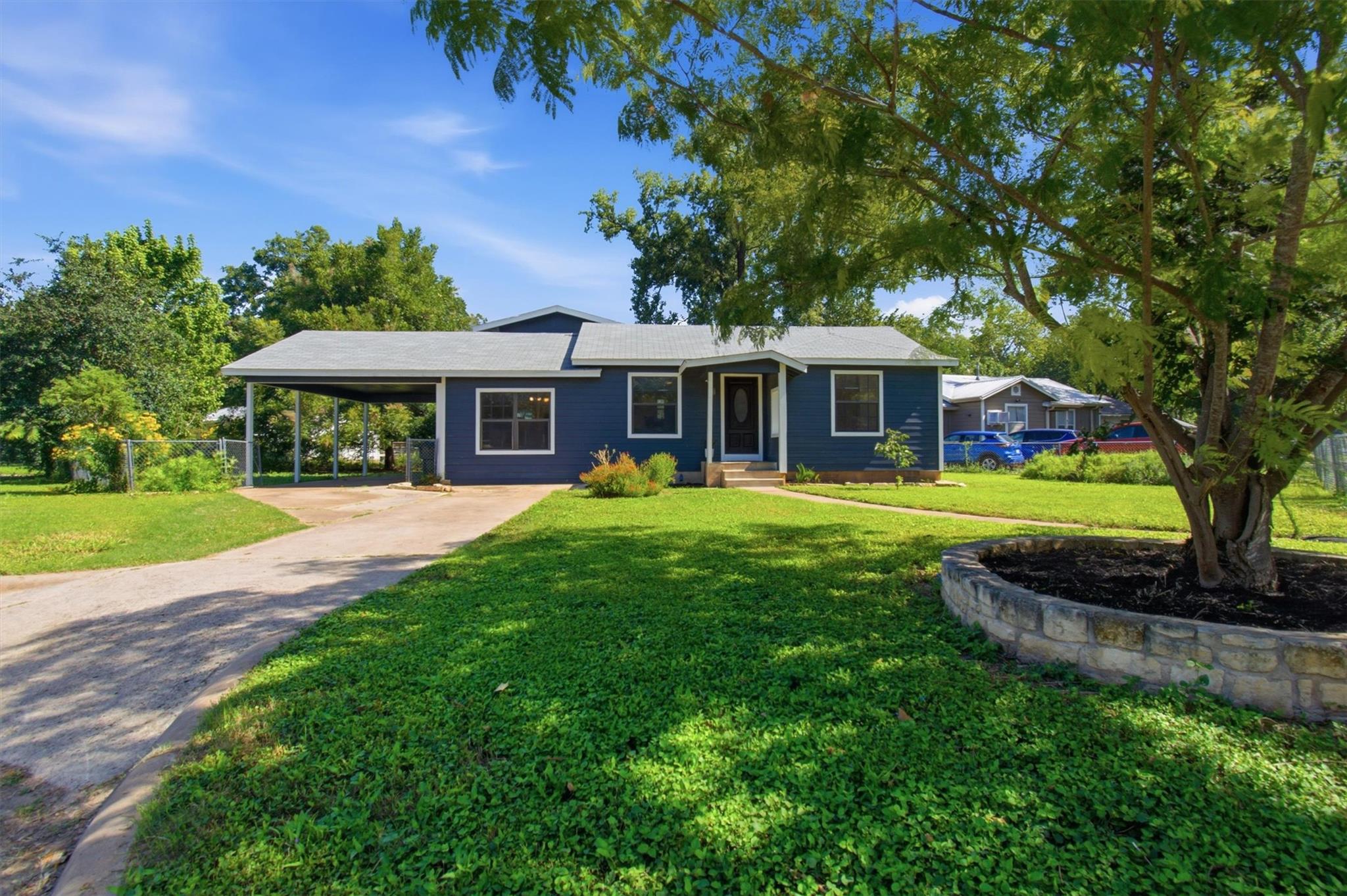 901 Barbara DR