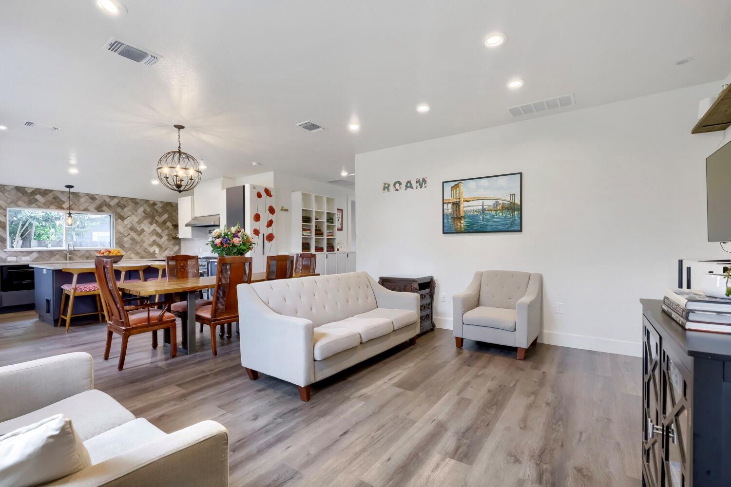 205 Rowland DR