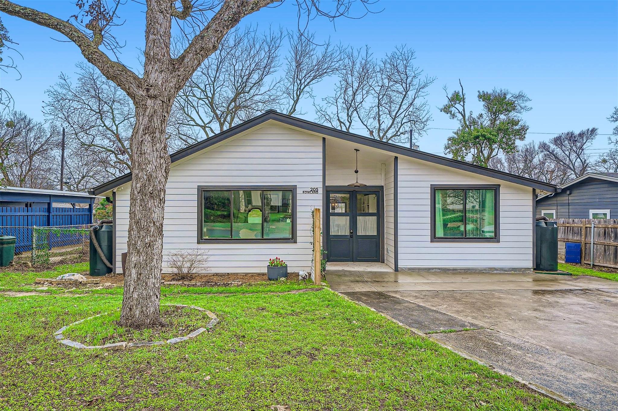 205 Rowland DR