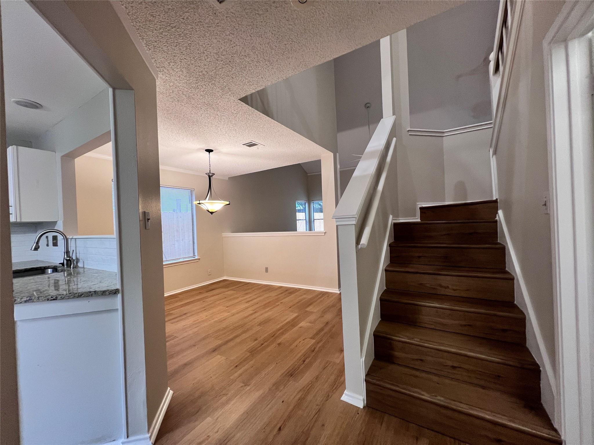 1518 White Oak LOOP