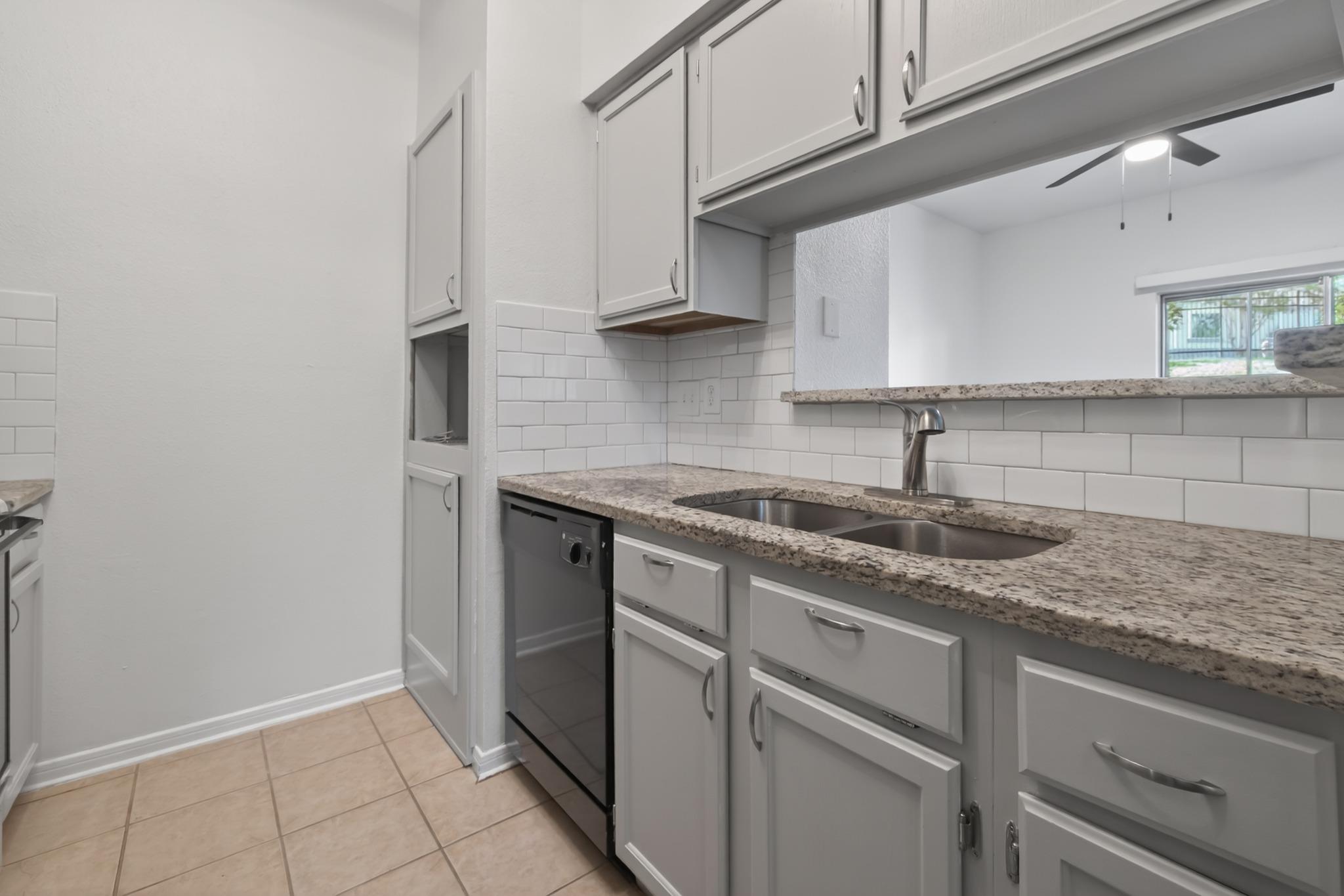 2450 Wickersham LN # 801