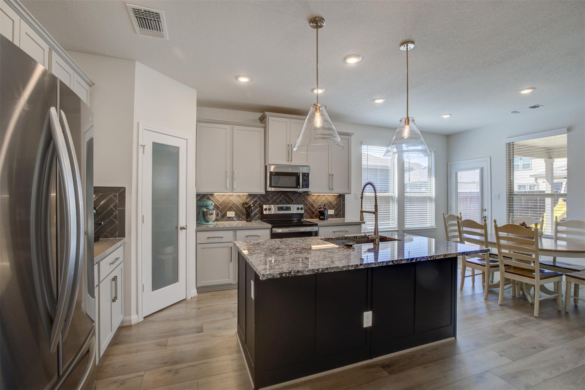 3257 Fox Sedge