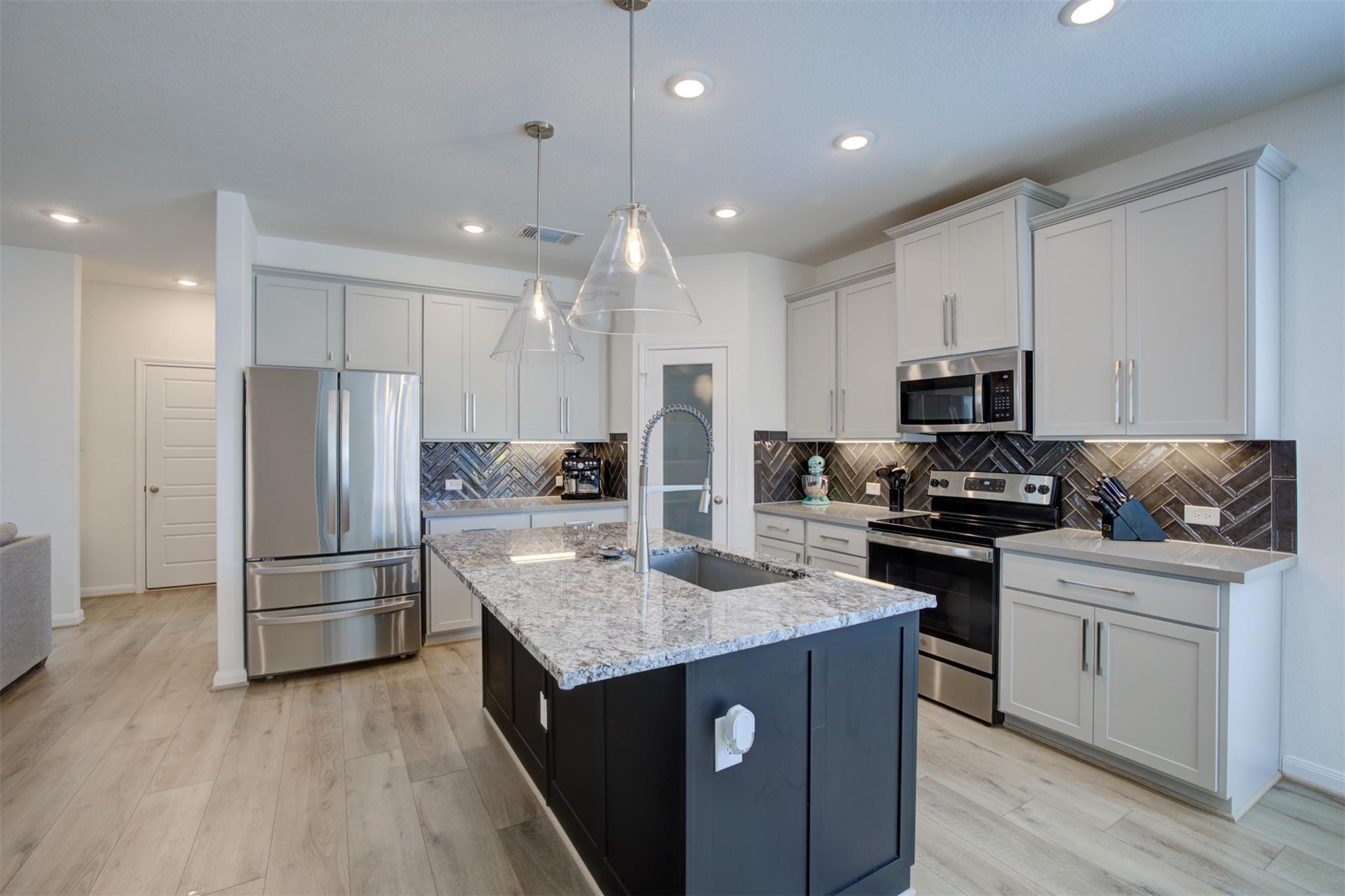3257 Fox Sedge