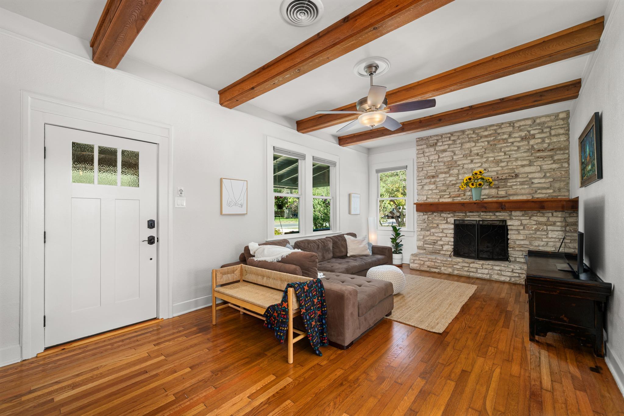 2205 S Balboa RD