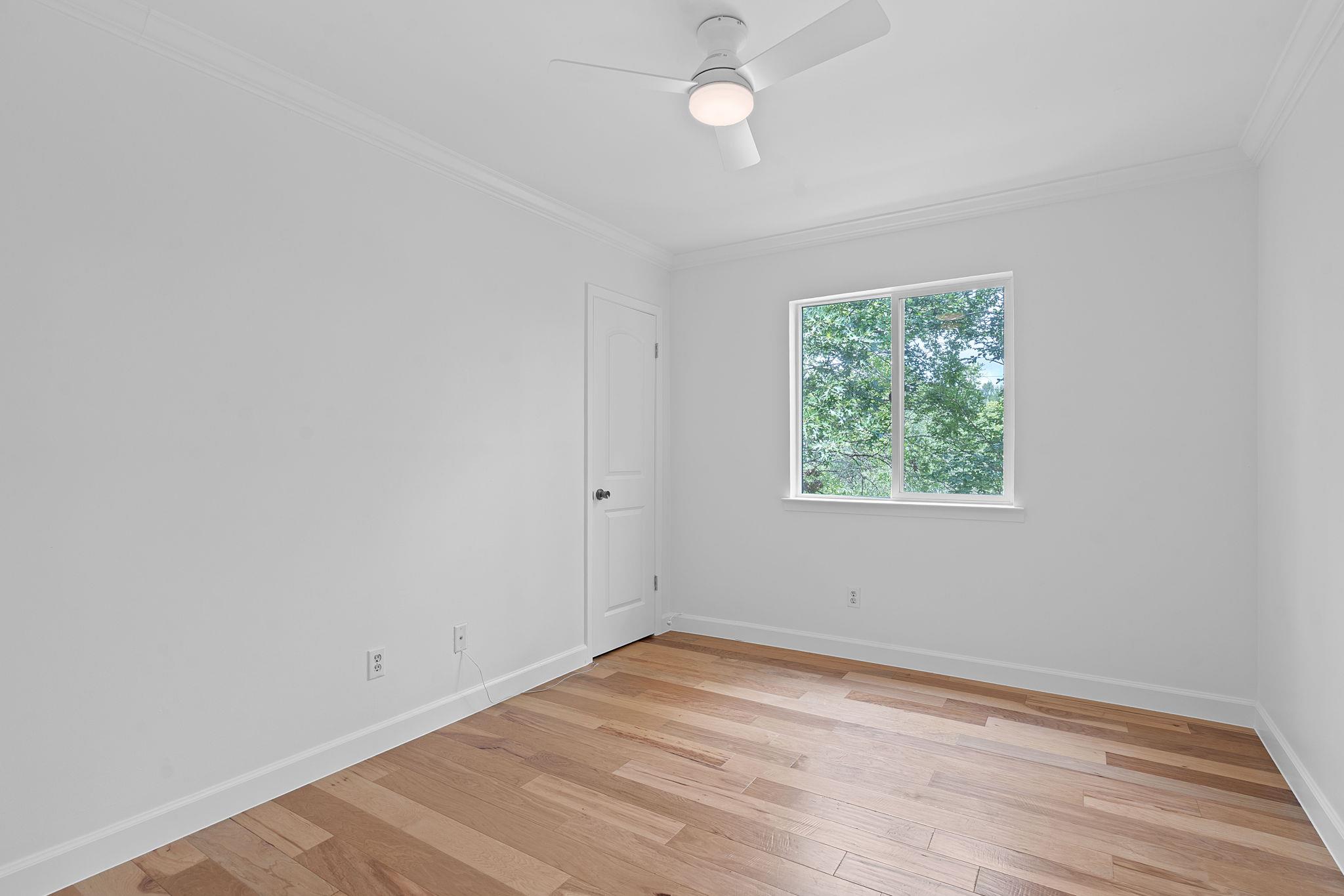 3633 Peregrine Falcon DR