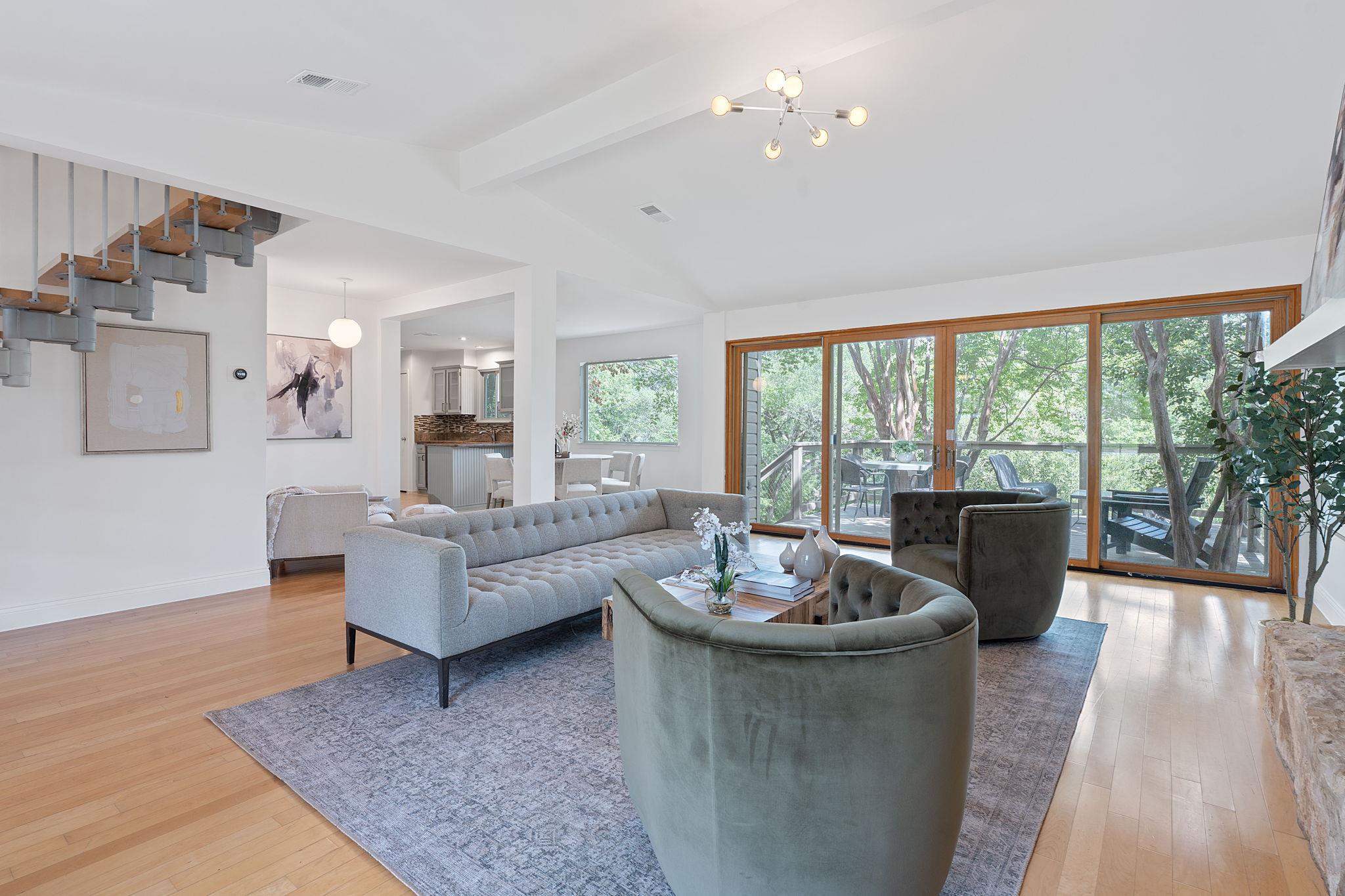 3633 Peregrine Falcon DR