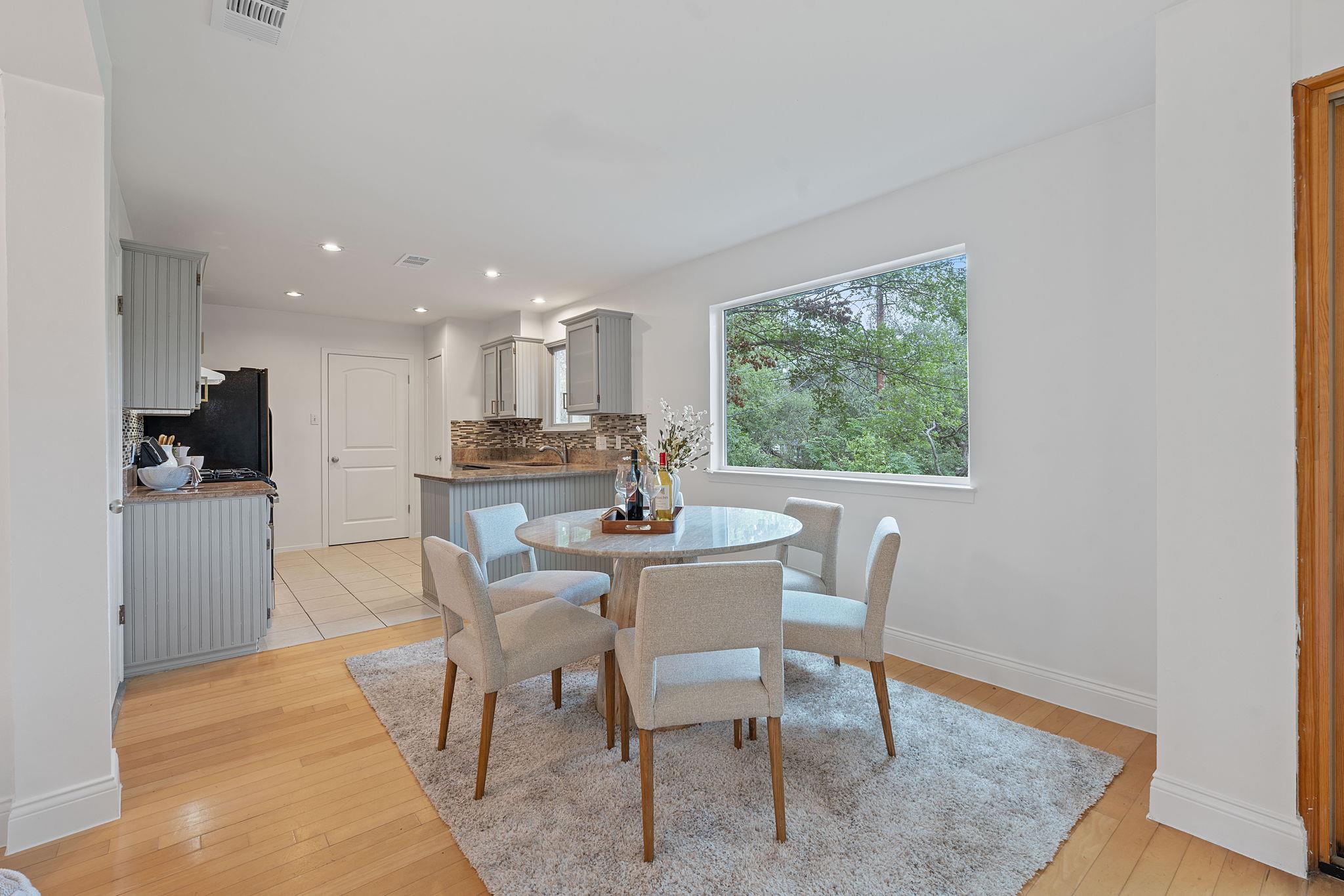 3633 Peregrine Falcon DR