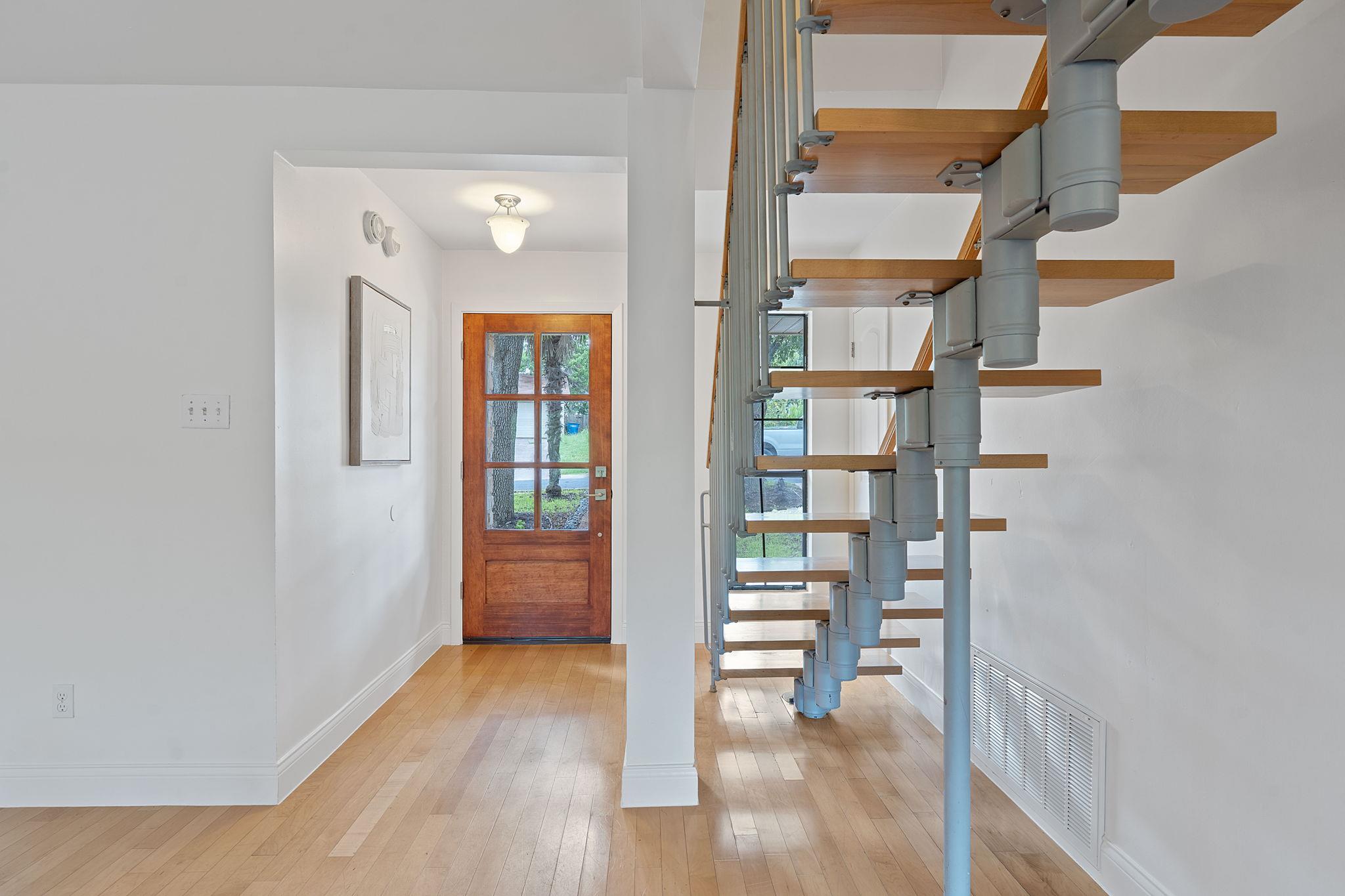 3633 Peregrine Falcon DR