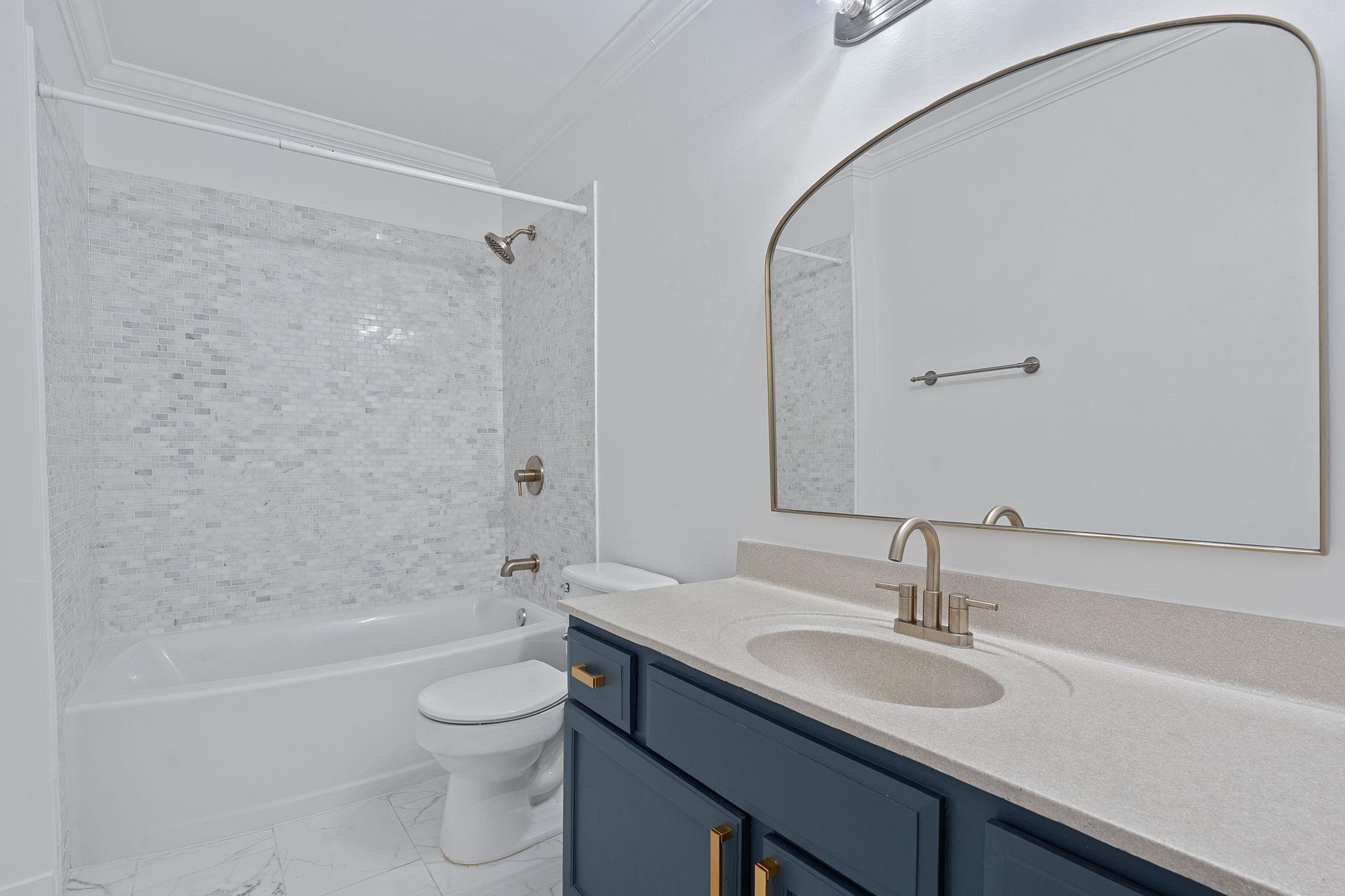 3633 Peregrine Falcon DR