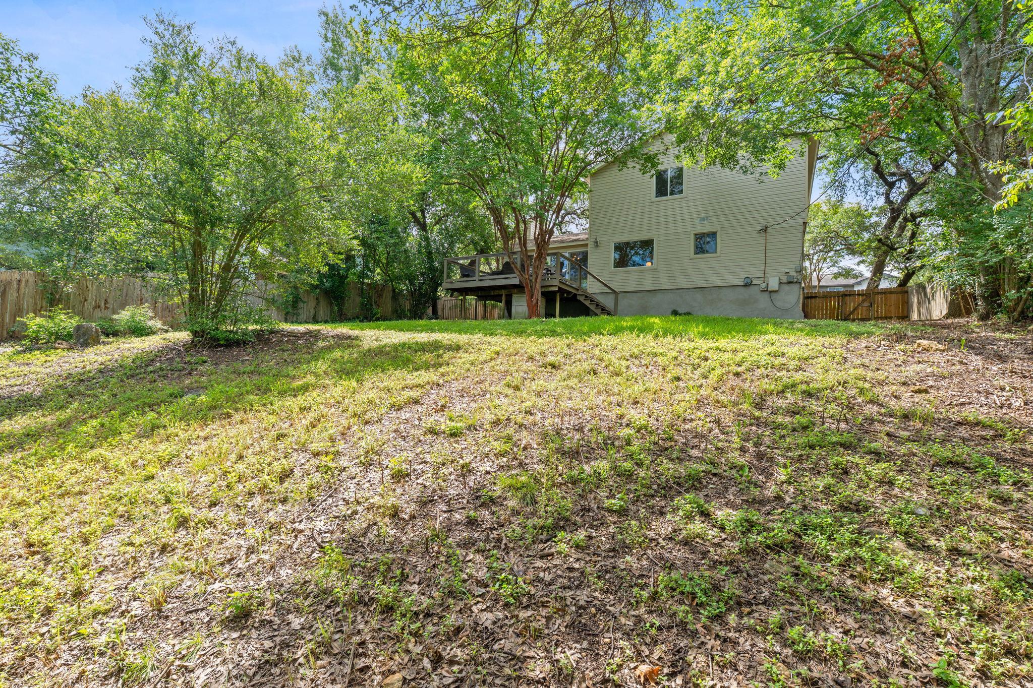 3633 Peregrine Falcon DR