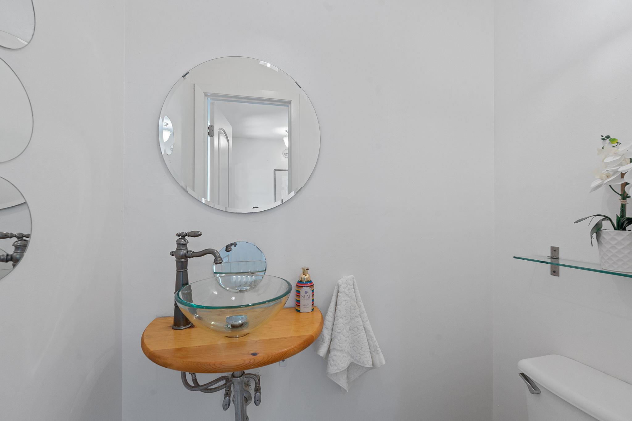 3633 Peregrine Falcon DR