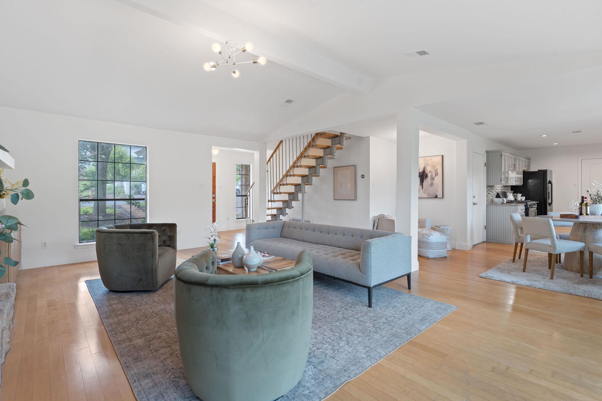 3633 Peregrine Falcon DR