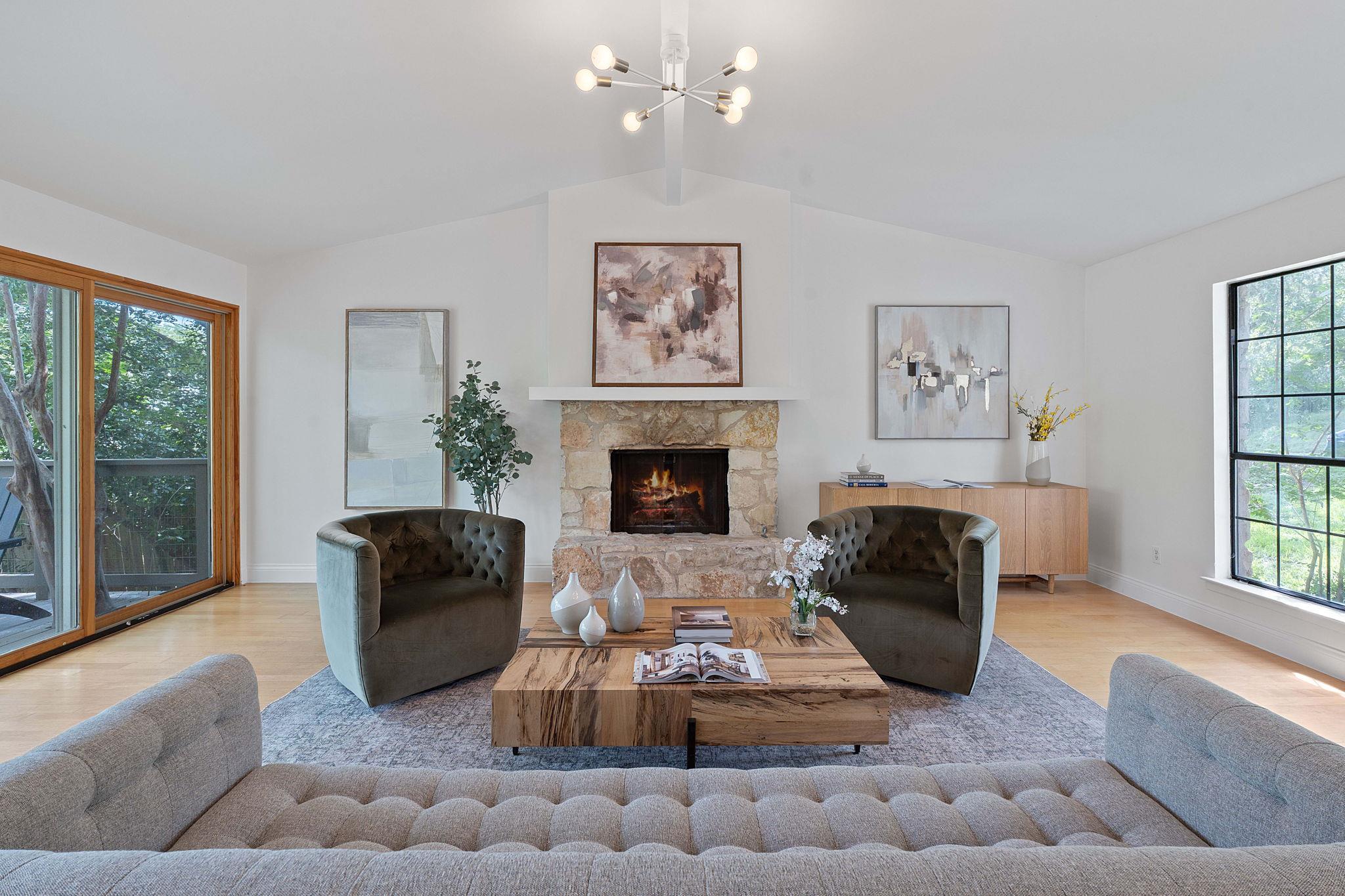 3633 Peregrine Falcon DR