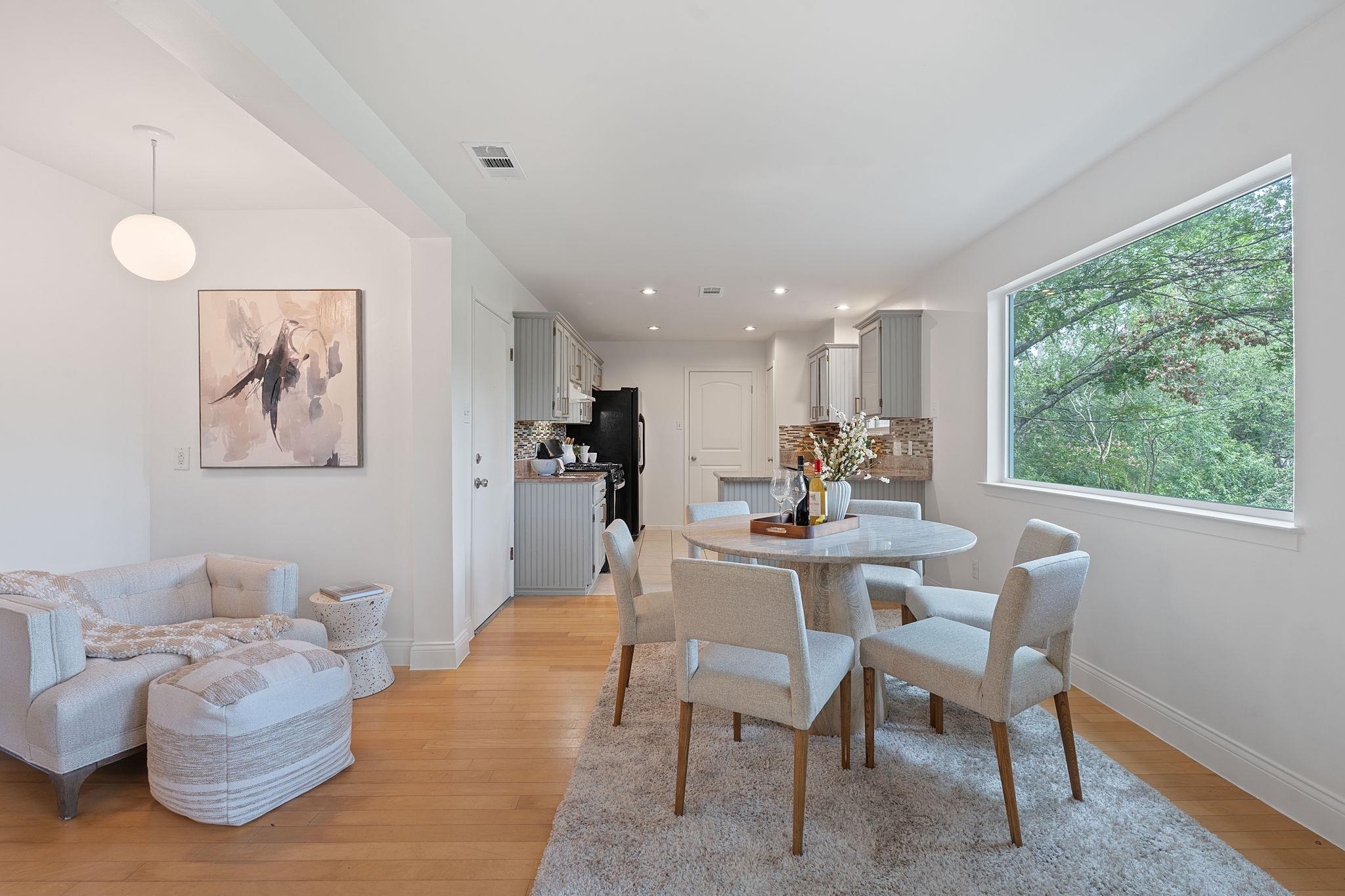 3633 Peregrine Falcon DR