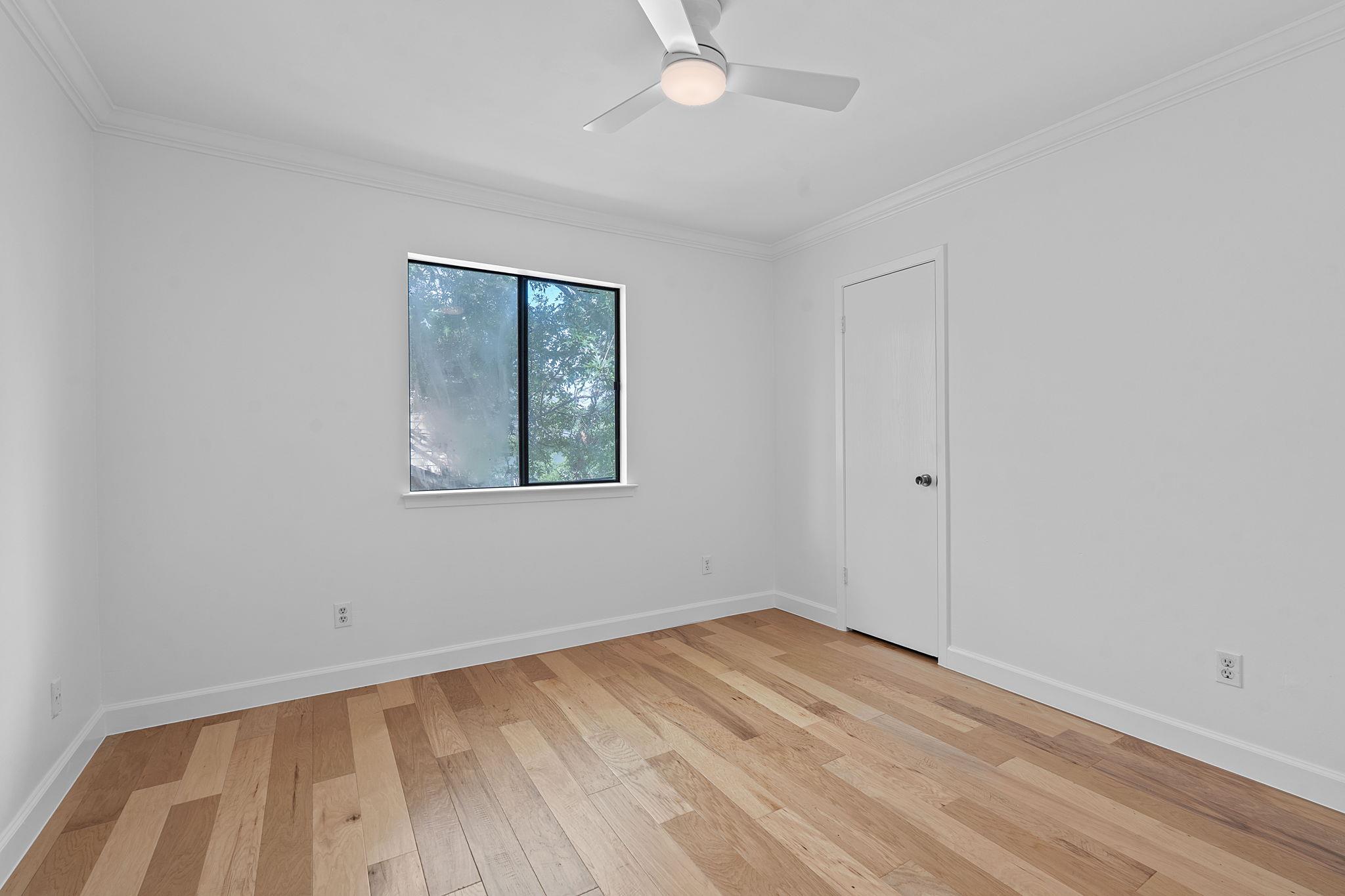 3633 Peregrine Falcon DR