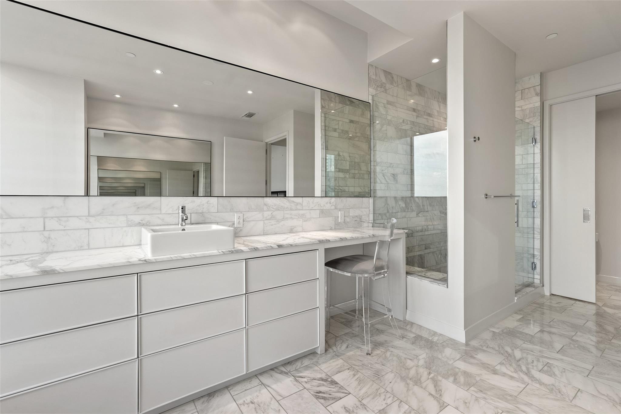 210 Lavaca ST # 2505