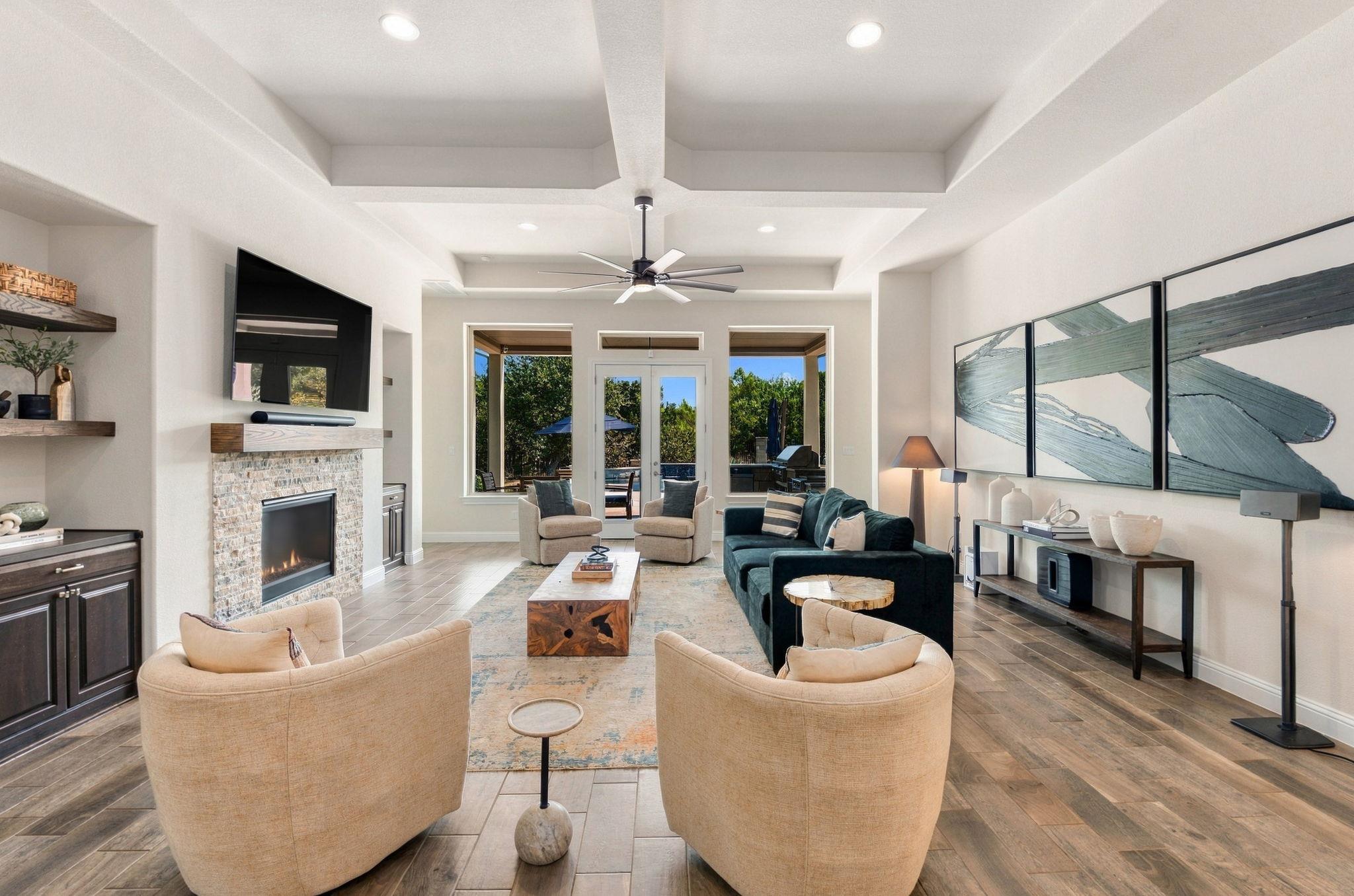 1108 Gato Del Sol Ave