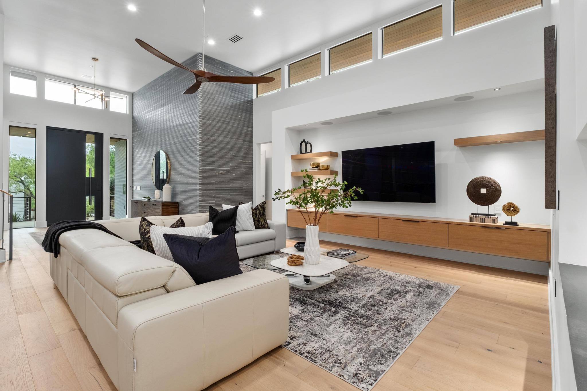 4811 Timberline DR