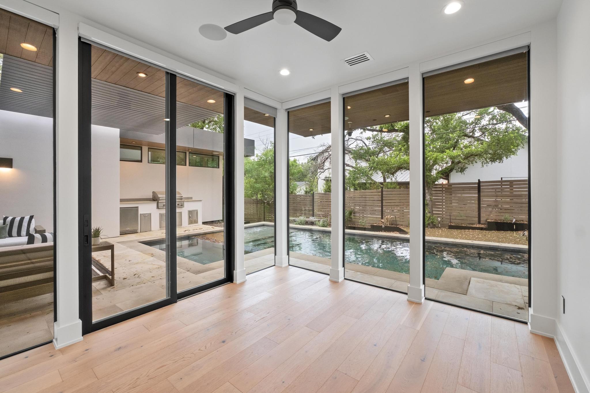4811 Timberline DR