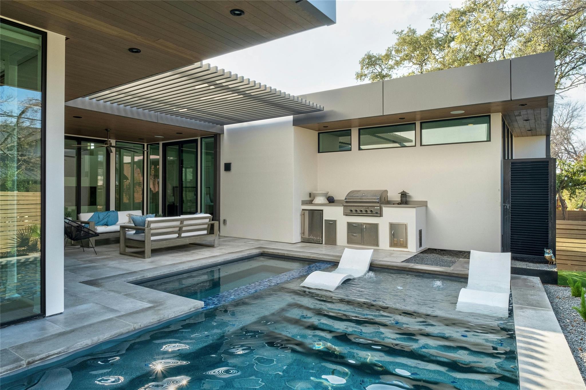 4811 Timberline DR