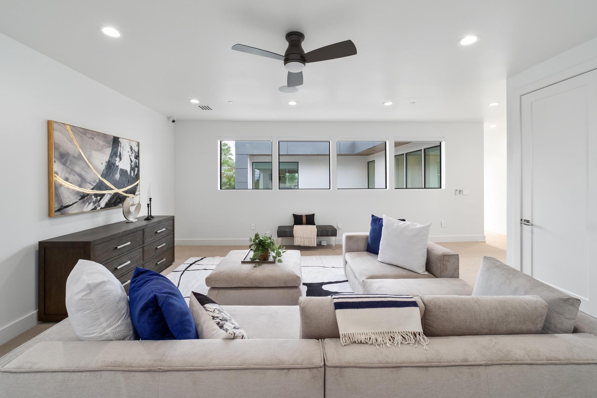 4811 Timberline DR