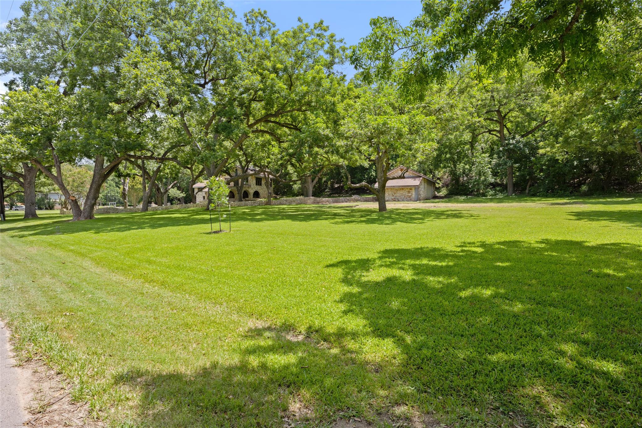 3201 Rivercrest DR