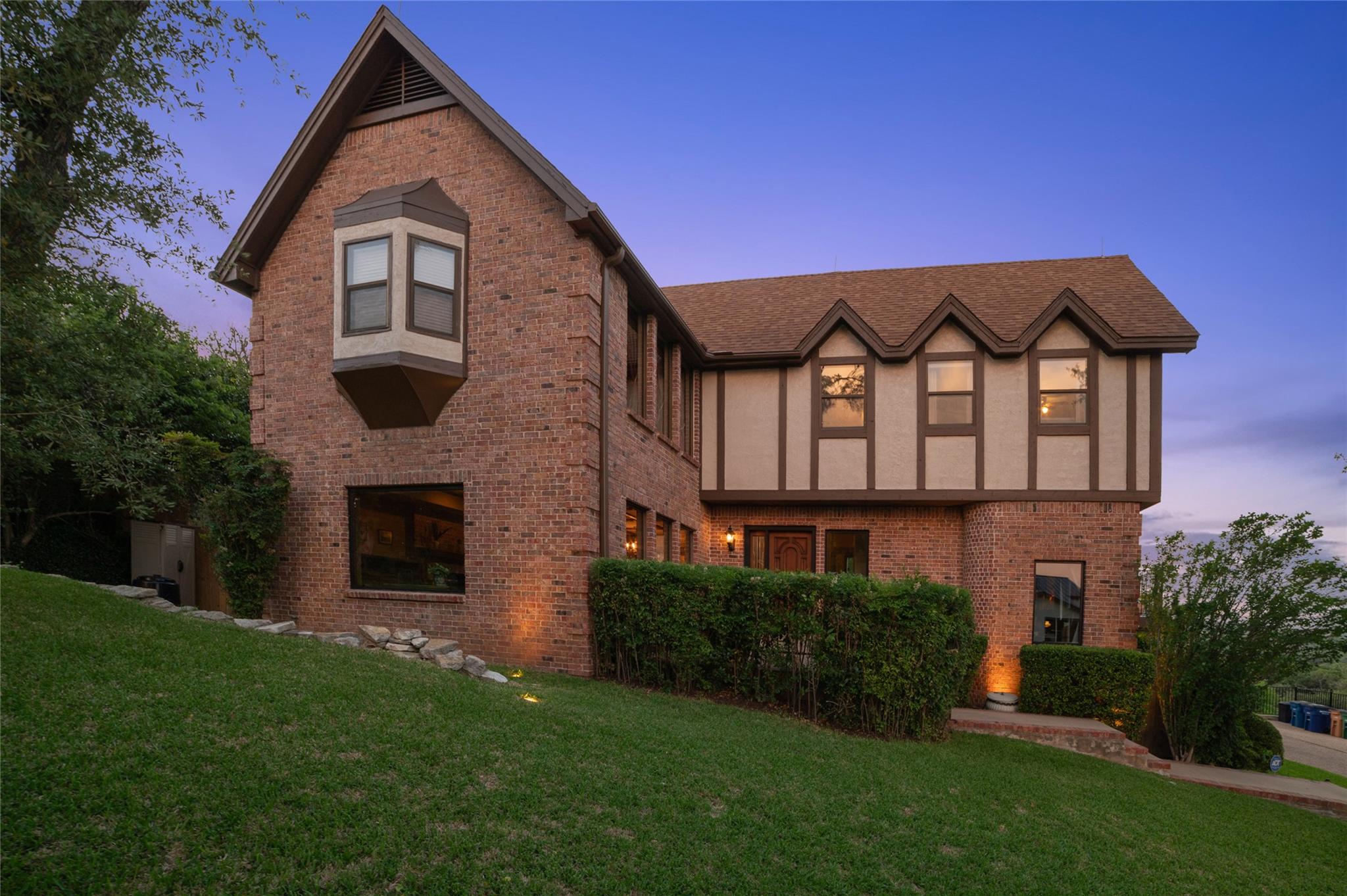 2006 WYCHWOOD DR