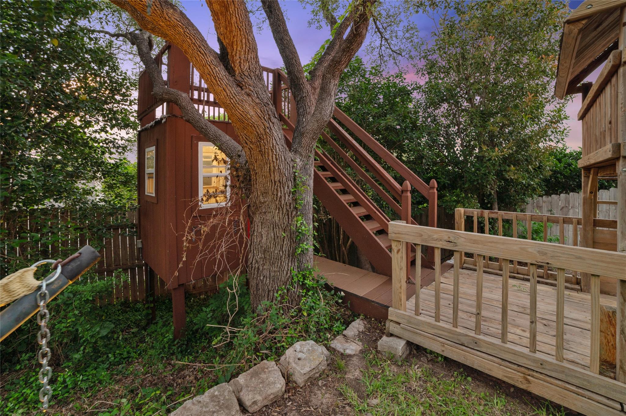 2006 WYCHWOOD DR